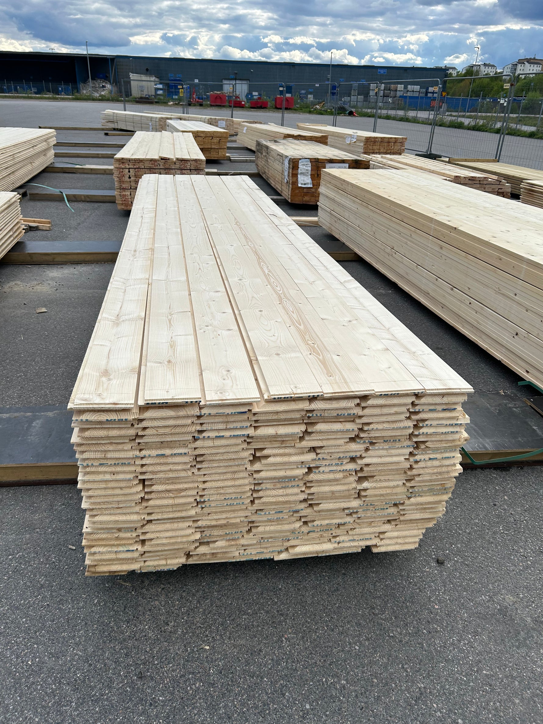 Paket Ytterpanel Enkelfas Fals 22x145mm 4.20m – 175st (Obehandlade)