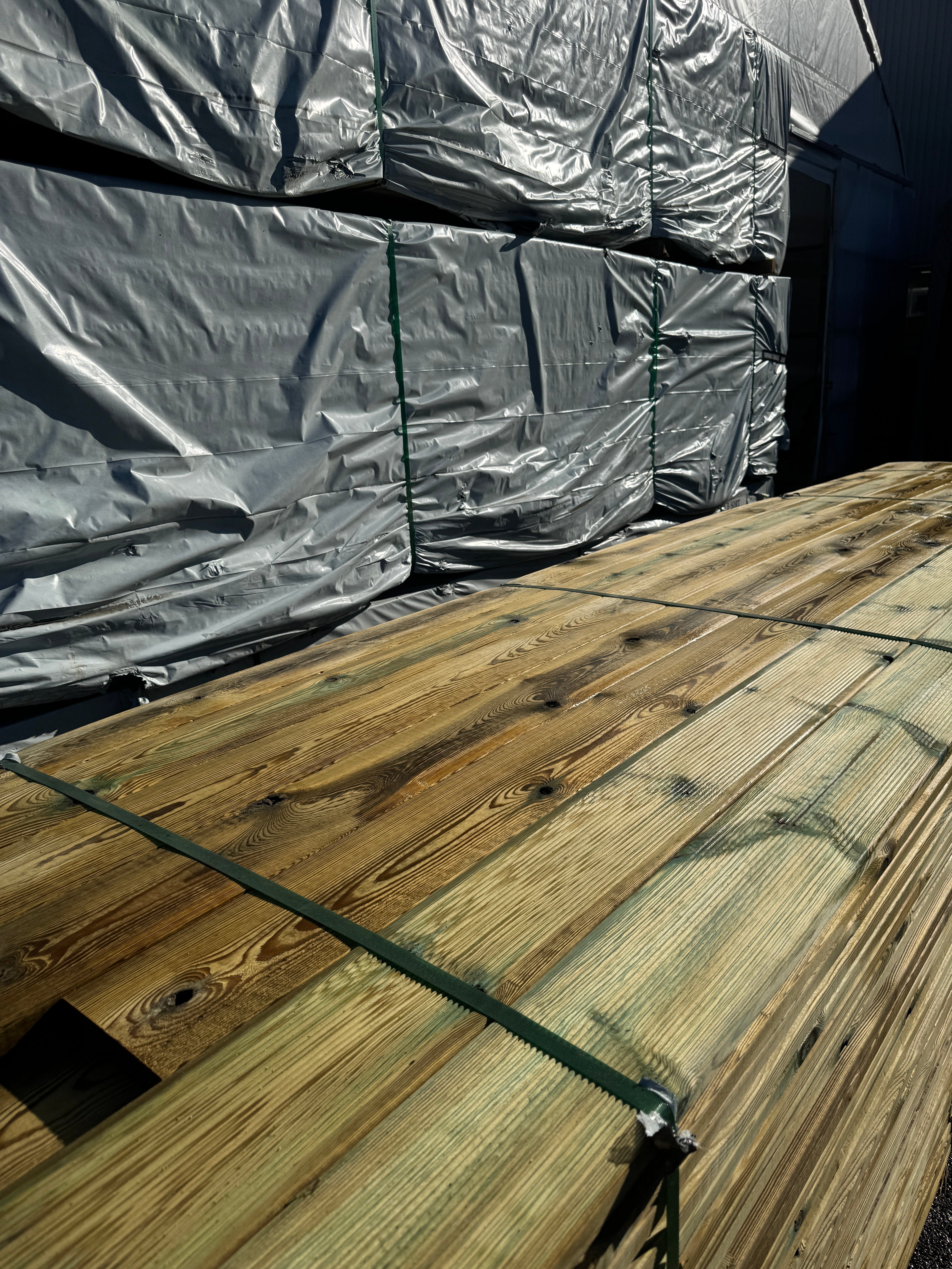 Trall 28x145mm Rillad – 4,80 m (furu, NTR AB, B-sort)