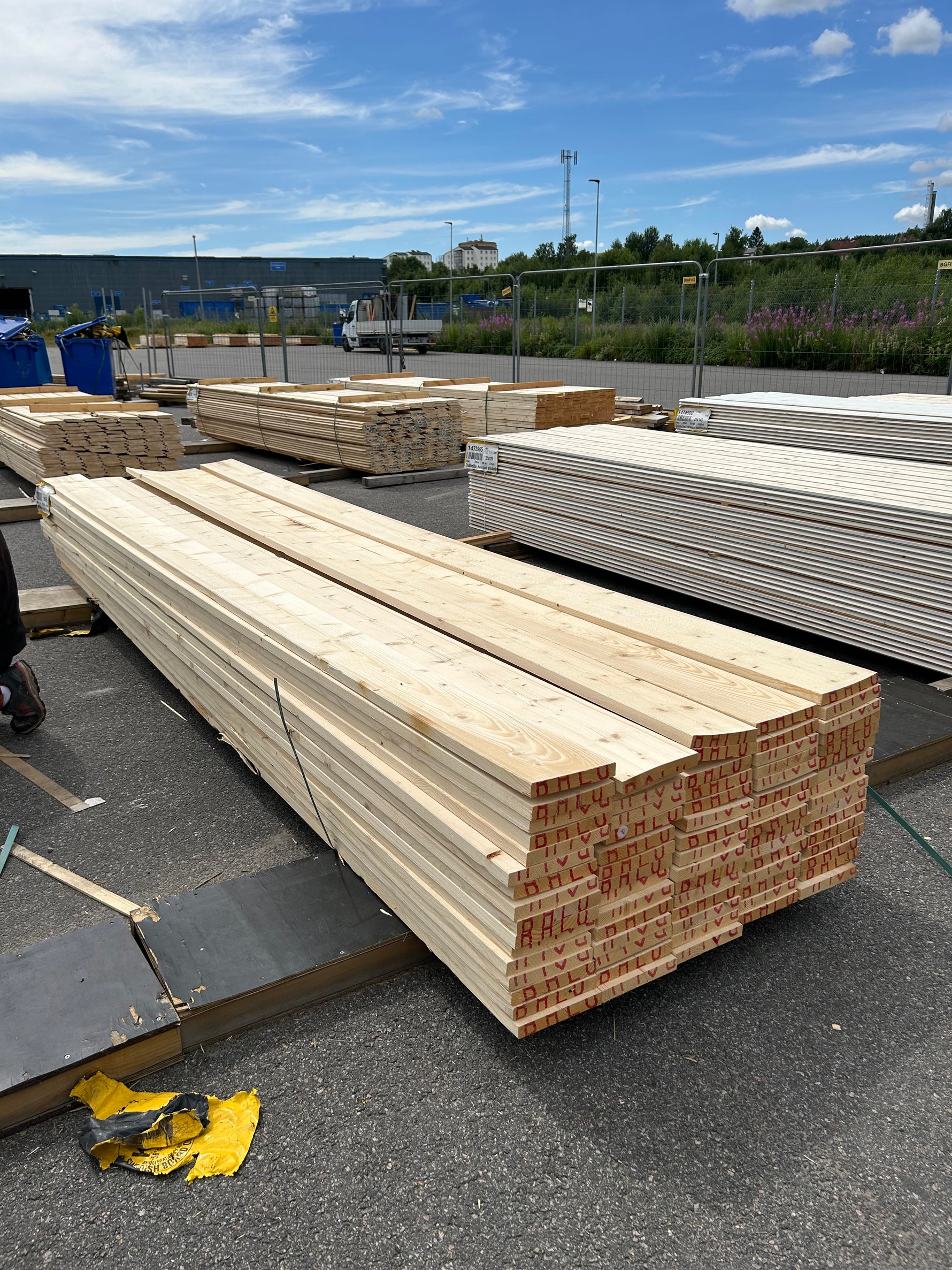 Paket Finsågade Brädor 28x195mm 4,20m 77st- Obehandlade
