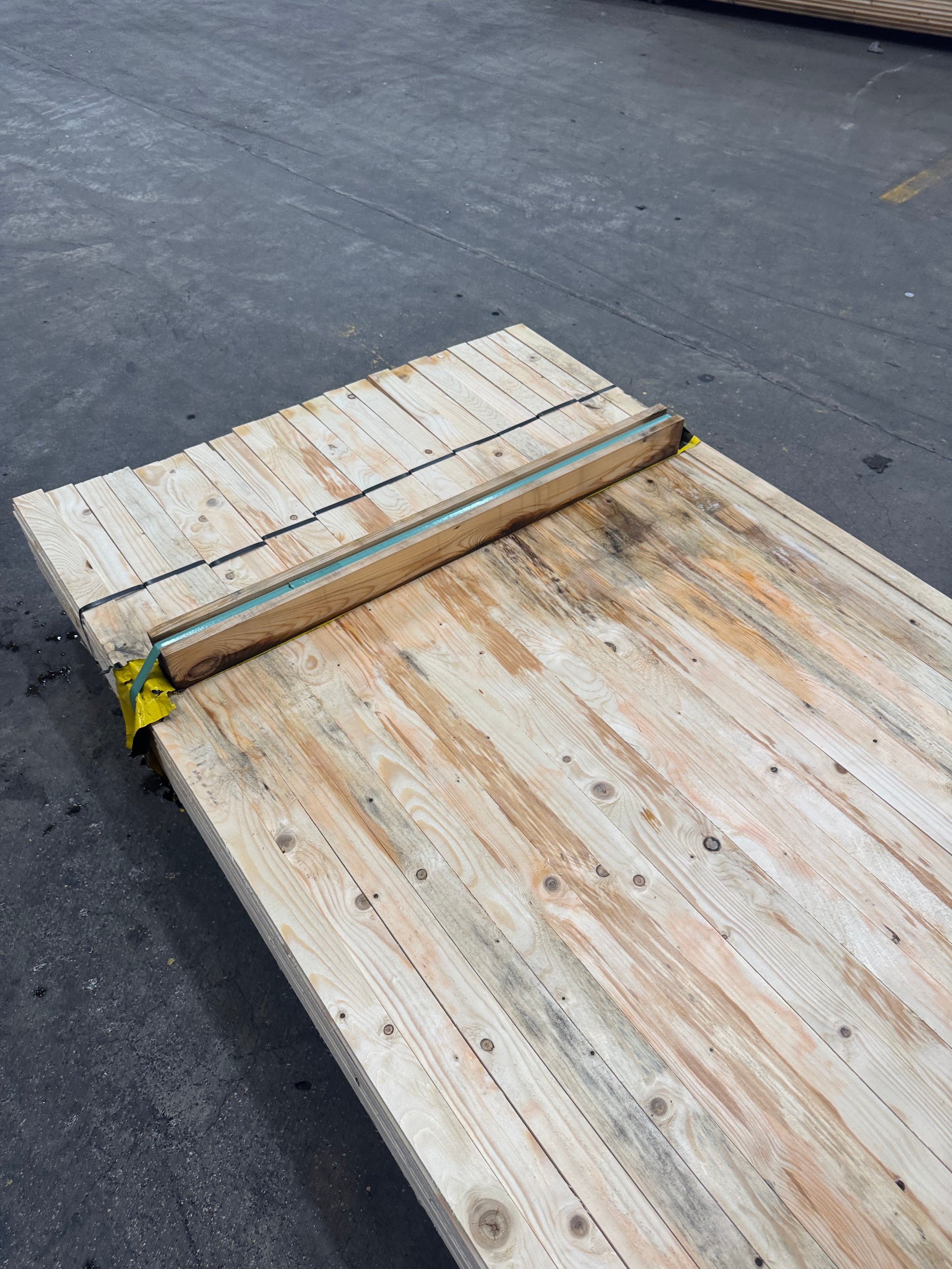 Paket Läkt 12x48mm – 440 st (4,50 m, Obehandlad Gran, Vattenskadad