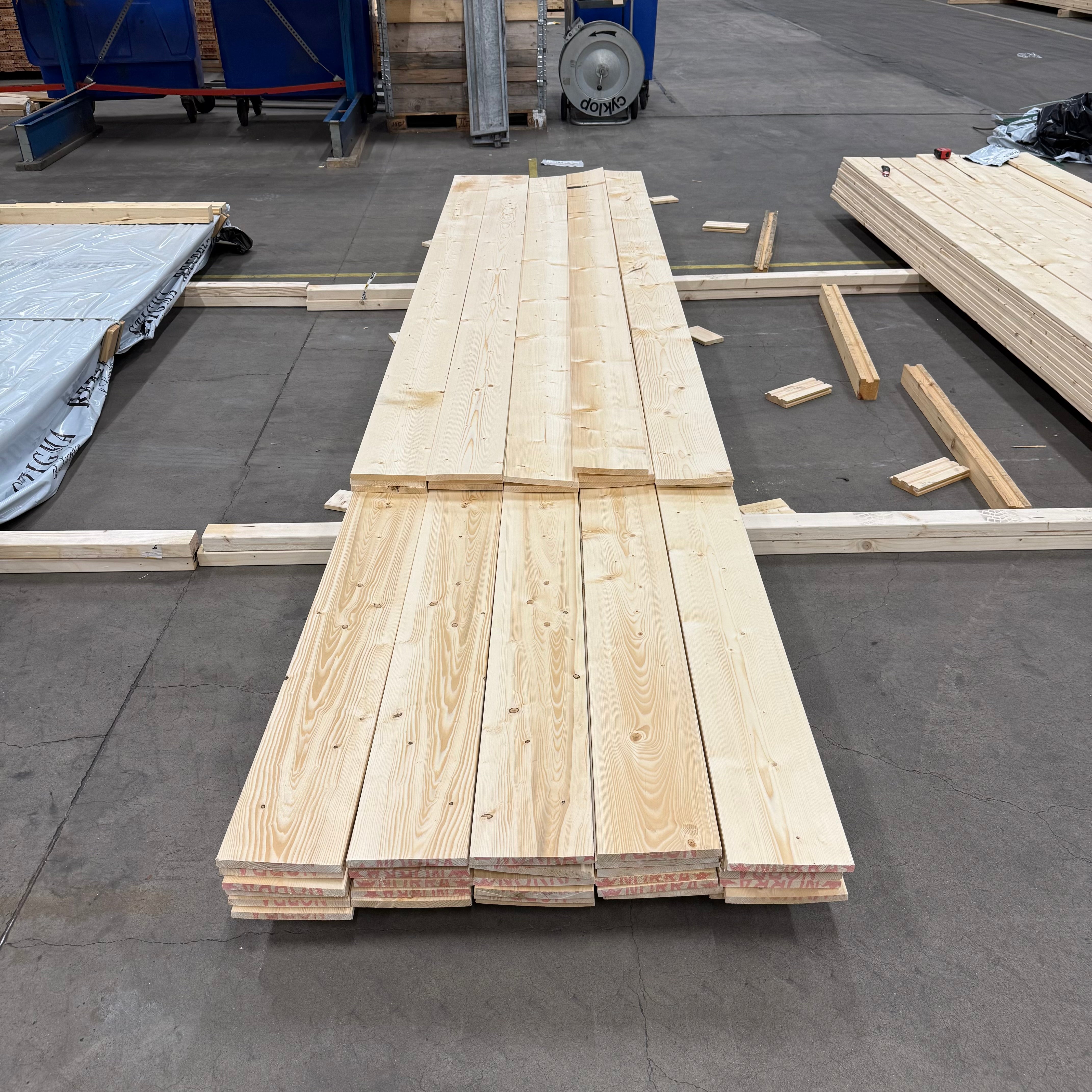 Paket Hyvlade Brädor 19x195mm – 44 st (3,3–4,8 m, gran, utskott)