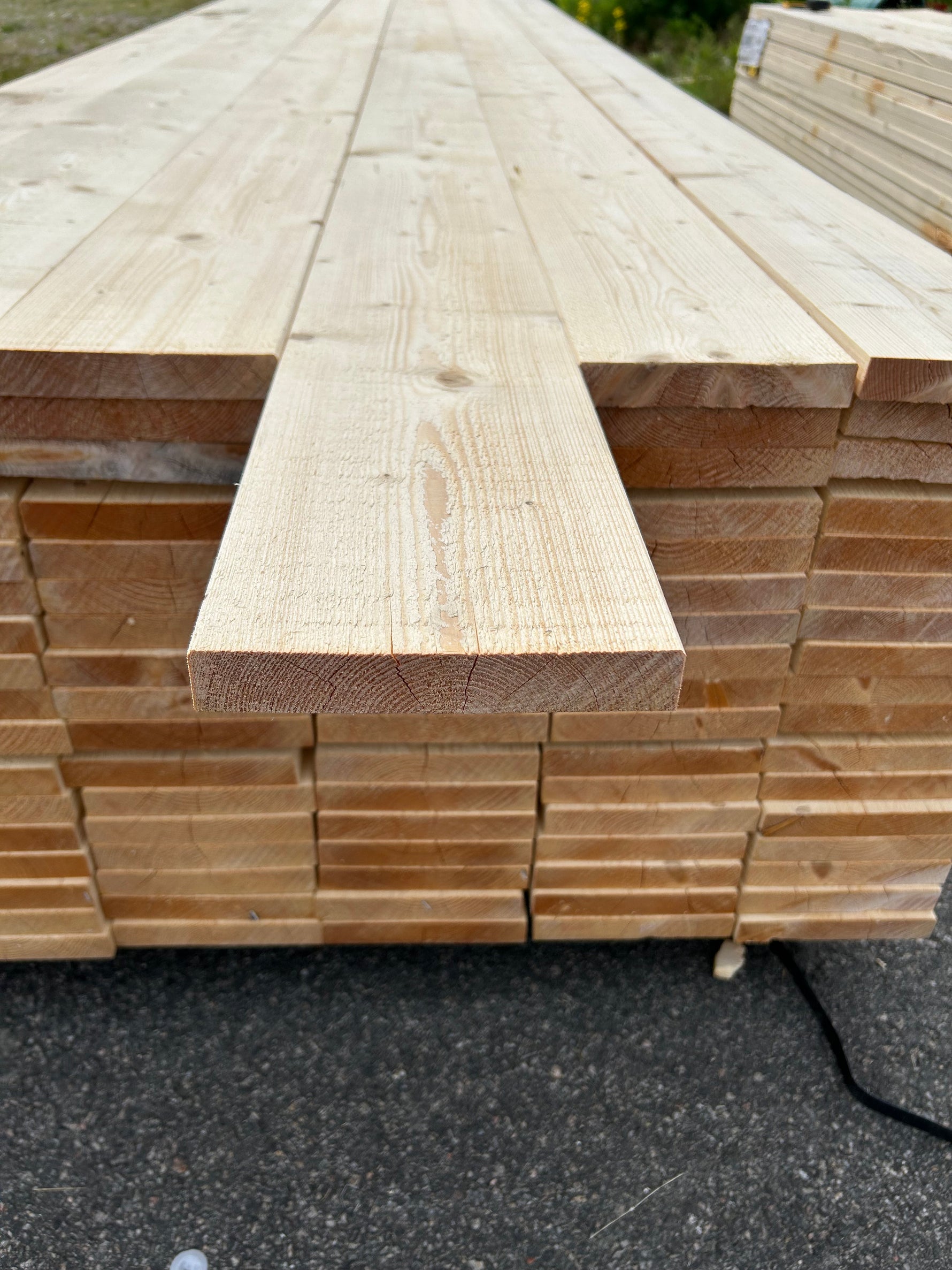 Paket Finsågade Brädor 28x170mm 3.90m 102st Obehandlade