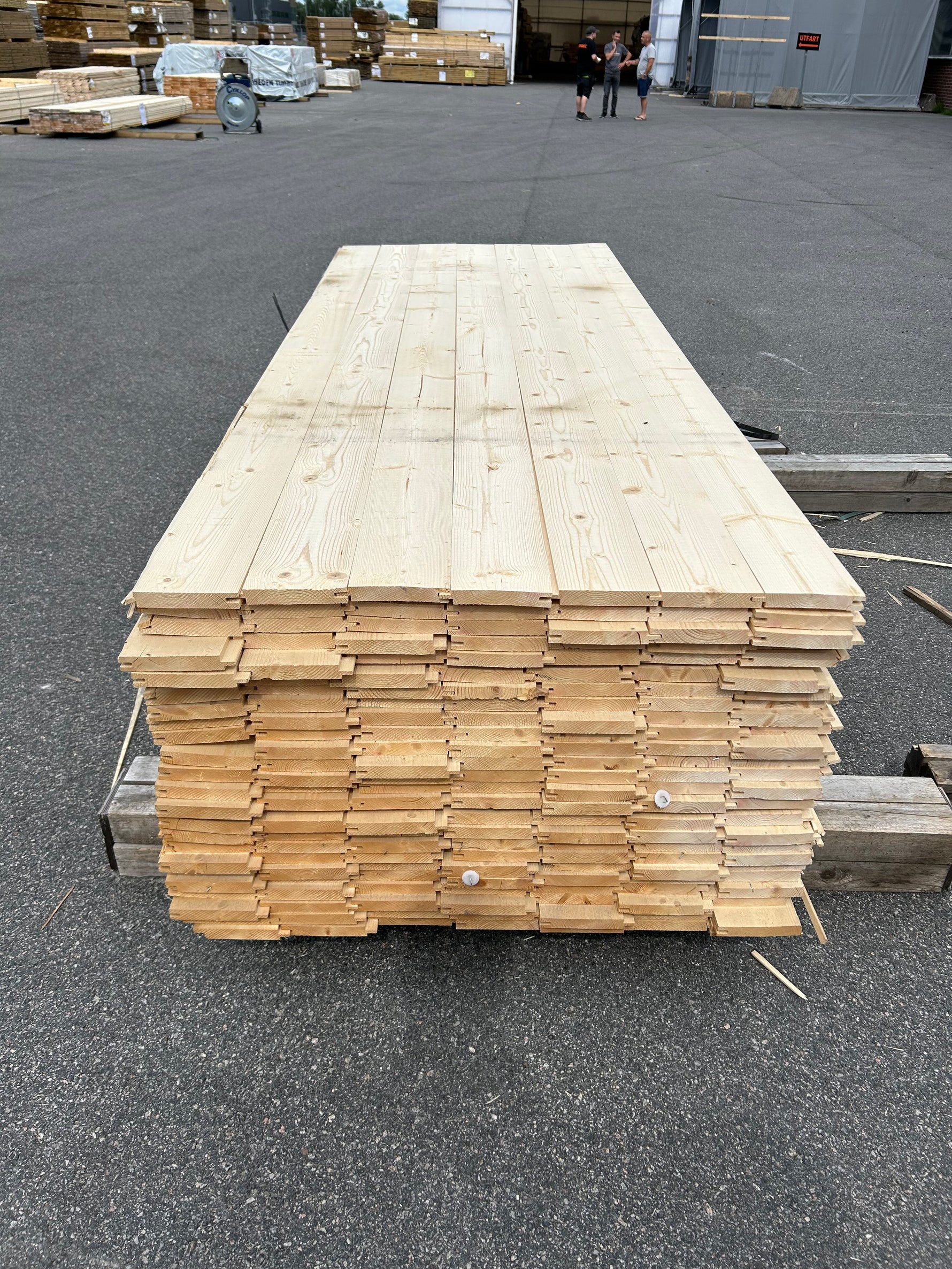 Paket Falsad Spårpanel 22x145mm- 2,50m 175 st Obehandlad
