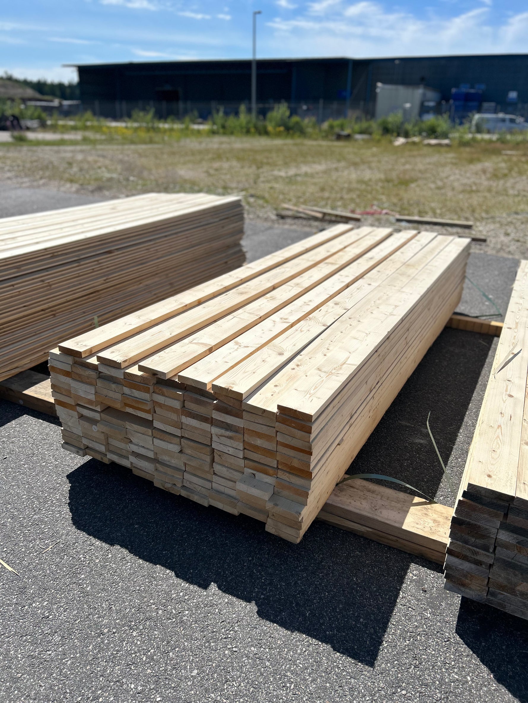 Paket Finsågade Brädor 28x120mm 3.0m 142st Obehandlade