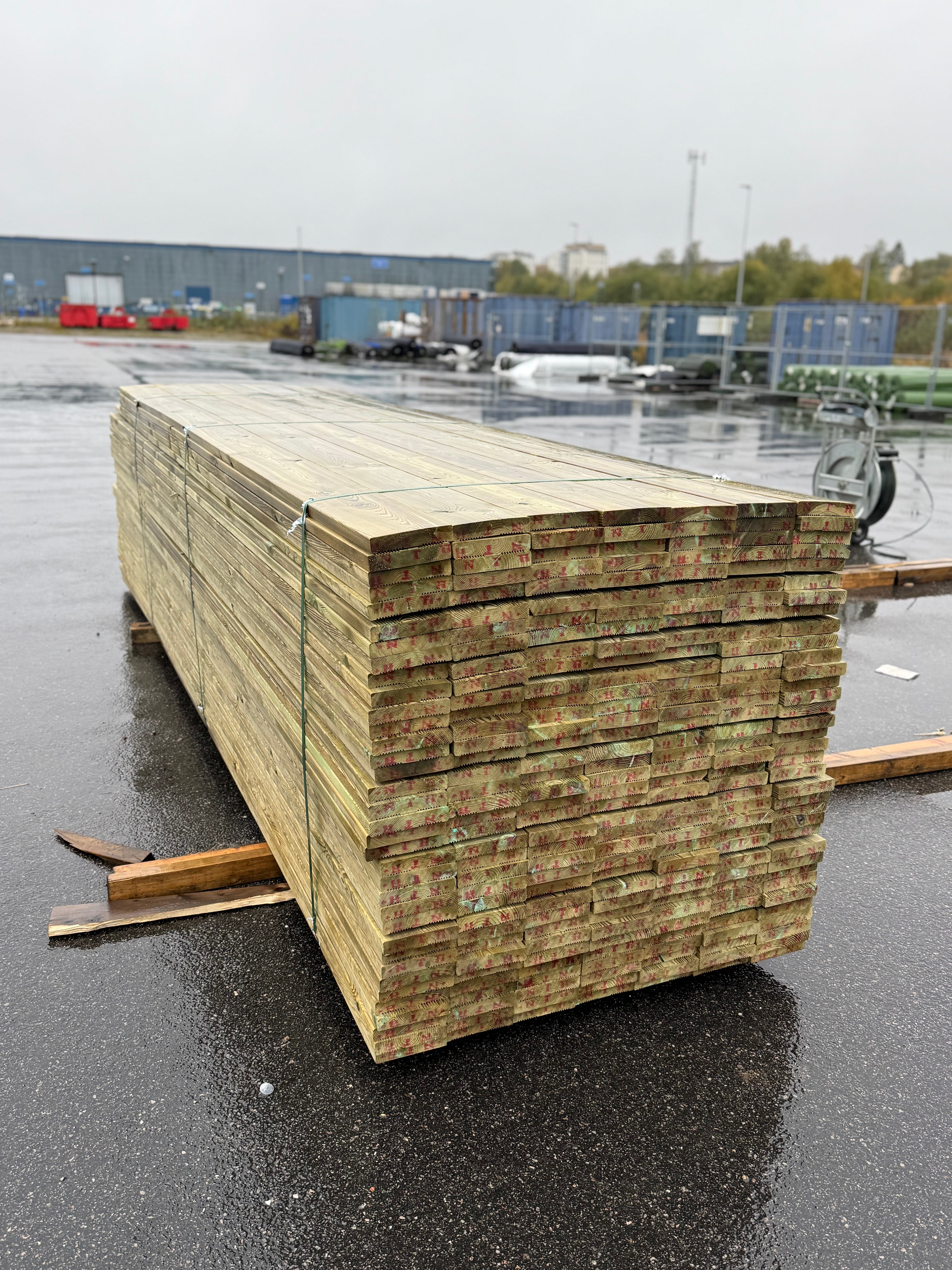 Tryckimpregnerad Rillad Trall 27x145 – 245 st, 3,6-4,20m (B-sortering)