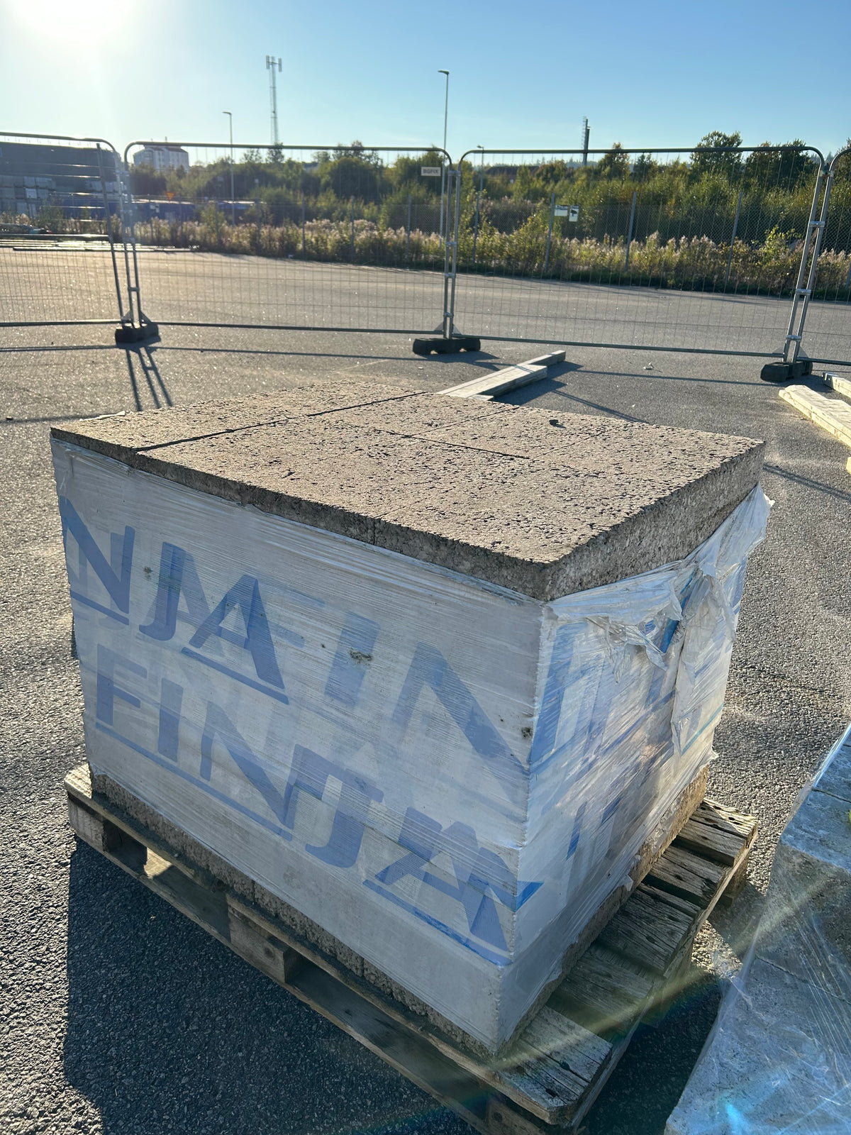 Pall Finja Betong Hålsten 25H 190×250×390 mm – 32 st