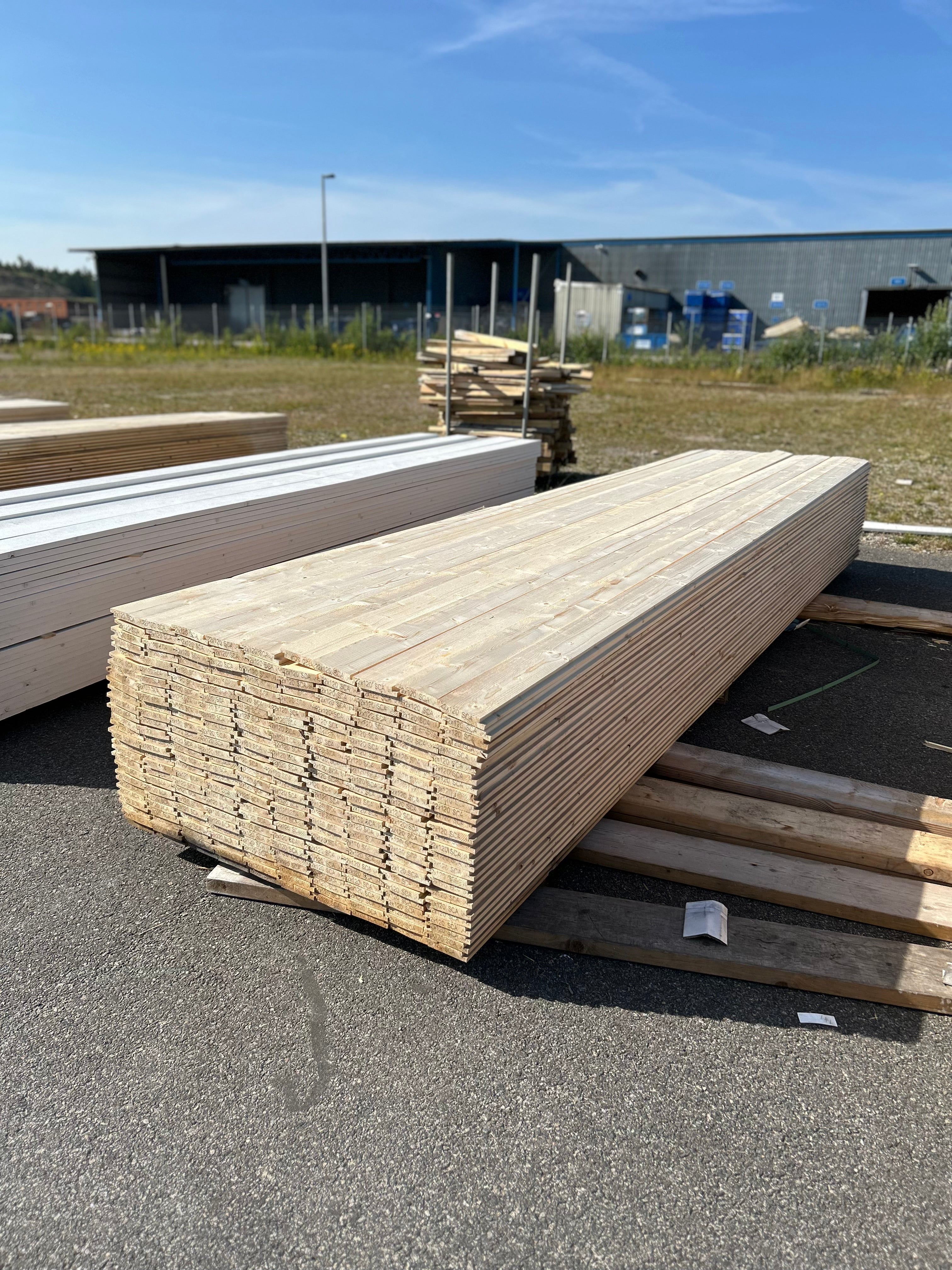 Paket Ytterpanel 22×120 mm 4,80 m – 260 st Obehandlad B-sortering