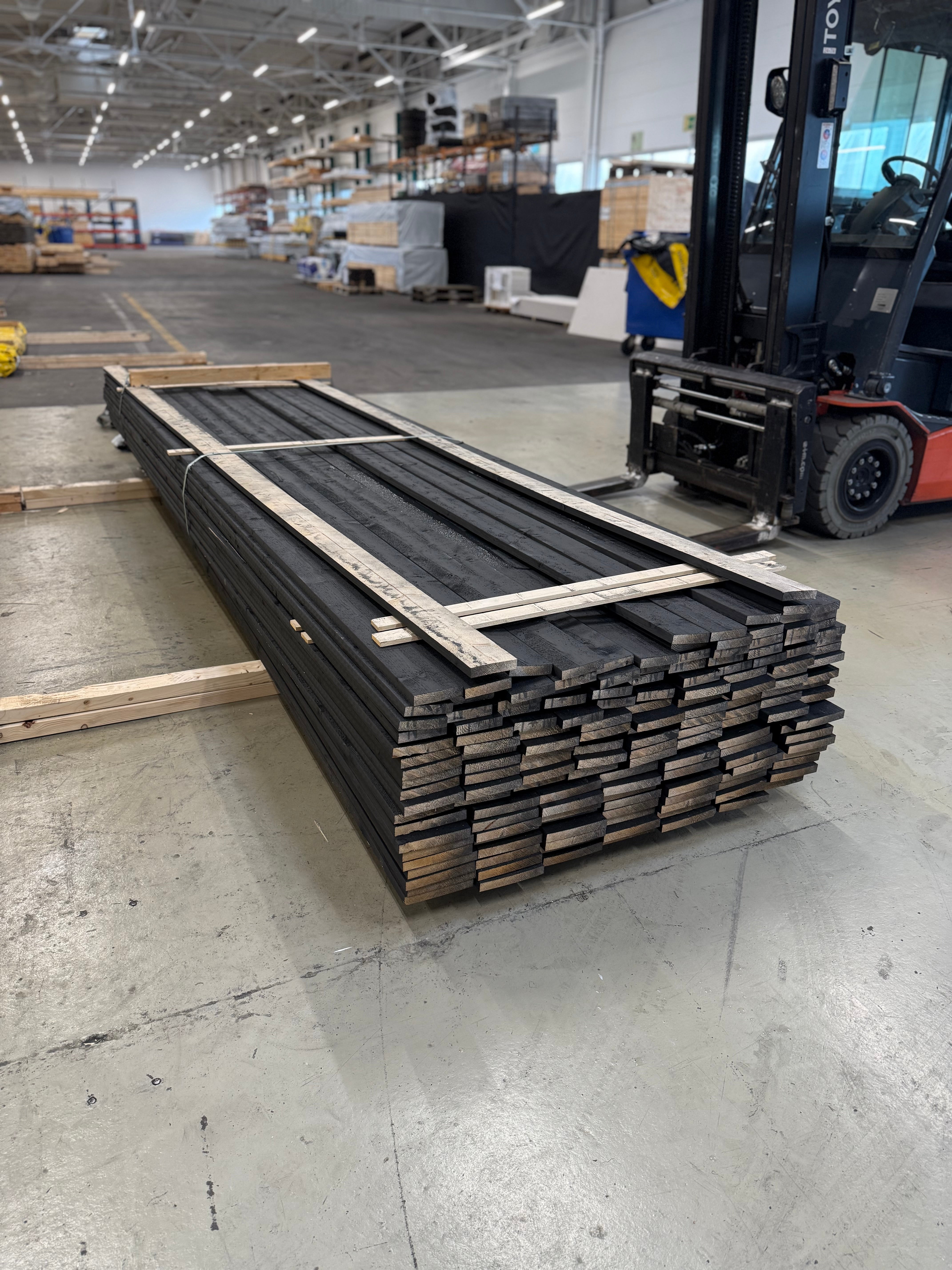 Paket Finsågade Brädor – Blandade dimensioner 167st 4.20m