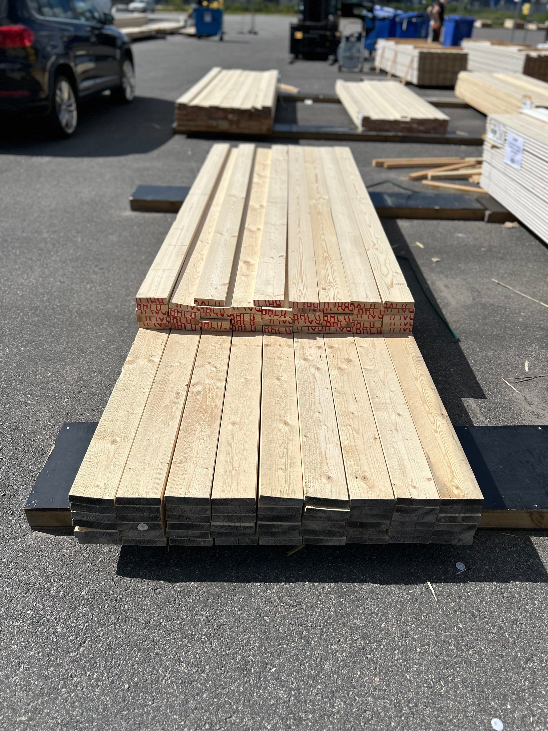 Paket Finsågade Brädor 28x120mm 2,70–3,60m 97st Obehandlade