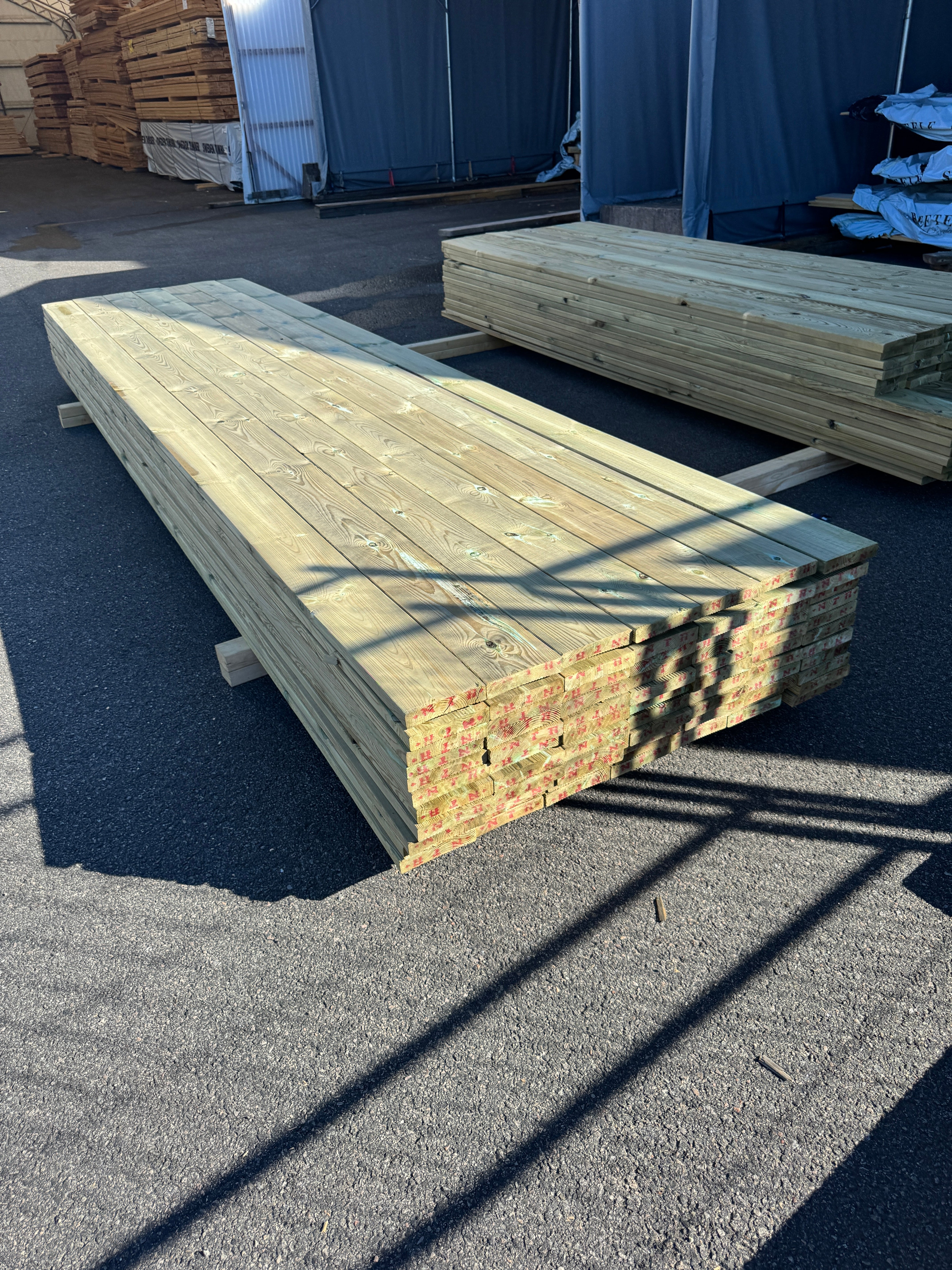 Paket Rillad Trall 28x145mm – 77 st (4,20 m, furu, NTR AB, B-sort)