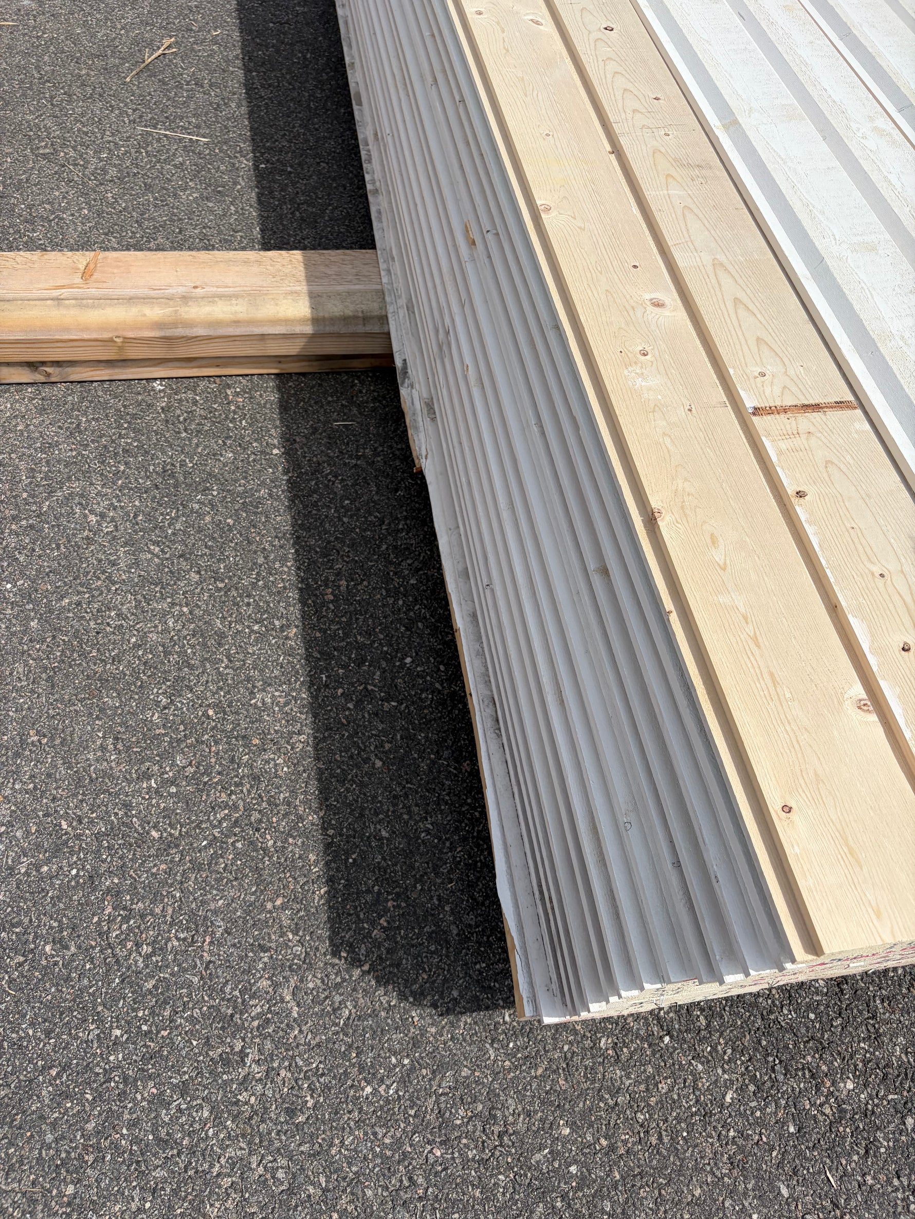 Paket Ytterpanel Enkelfas Halvspont 22x120mm, 134st 5.10m Grundmålade