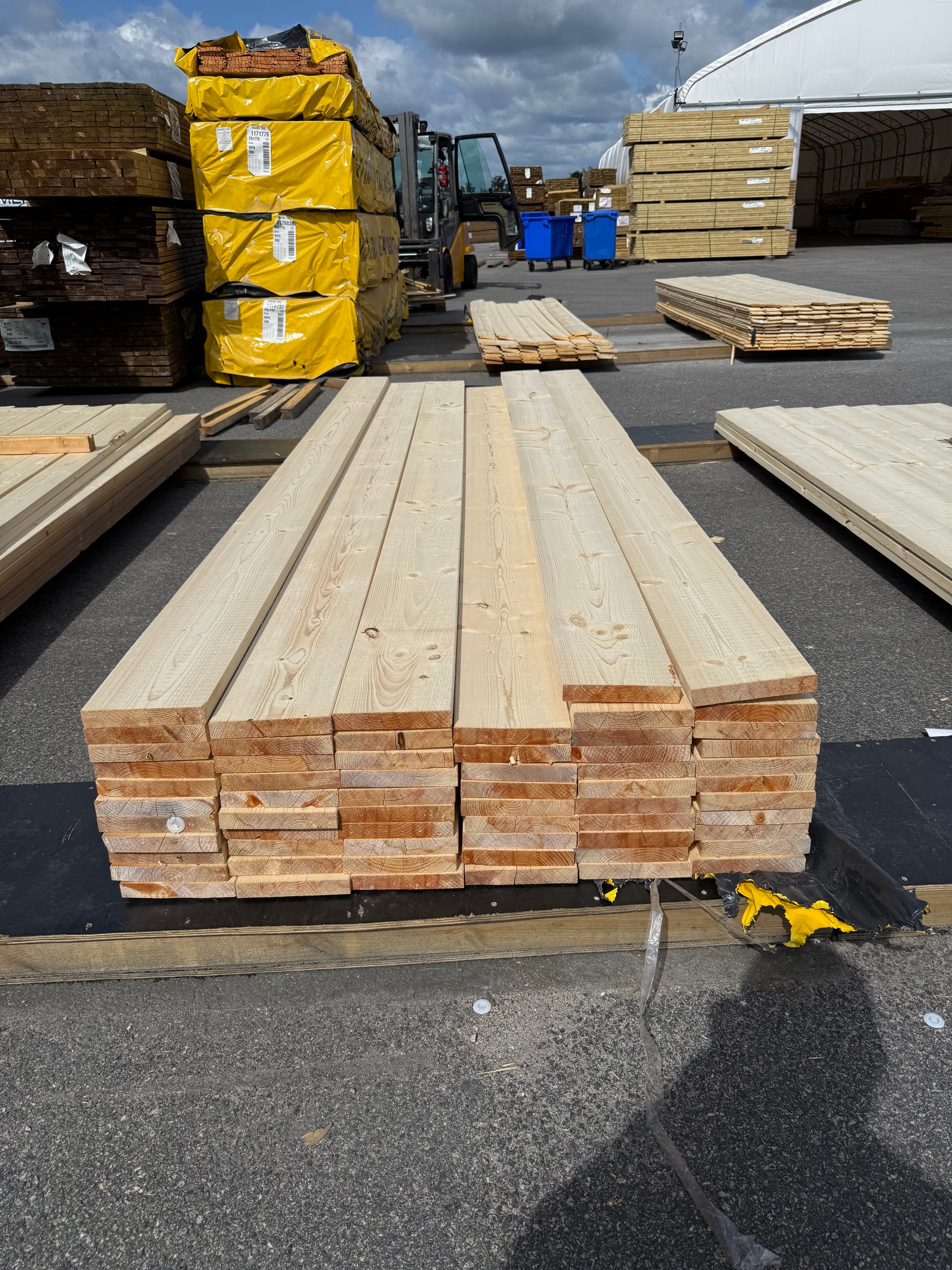 Paket Finsågade Brädor 28x170mm, 62st 3,0m