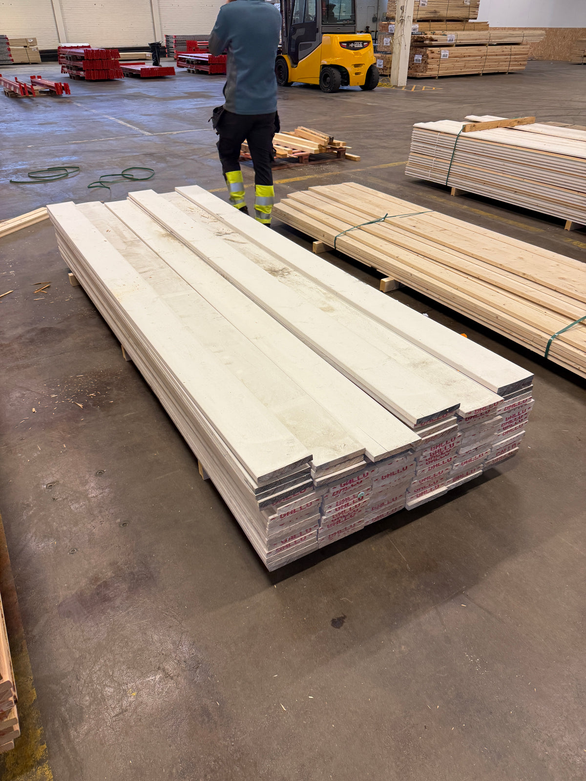 Paket Finsågade Brädor Grundmålade 22×170 mm – 3,00 m – 93 st