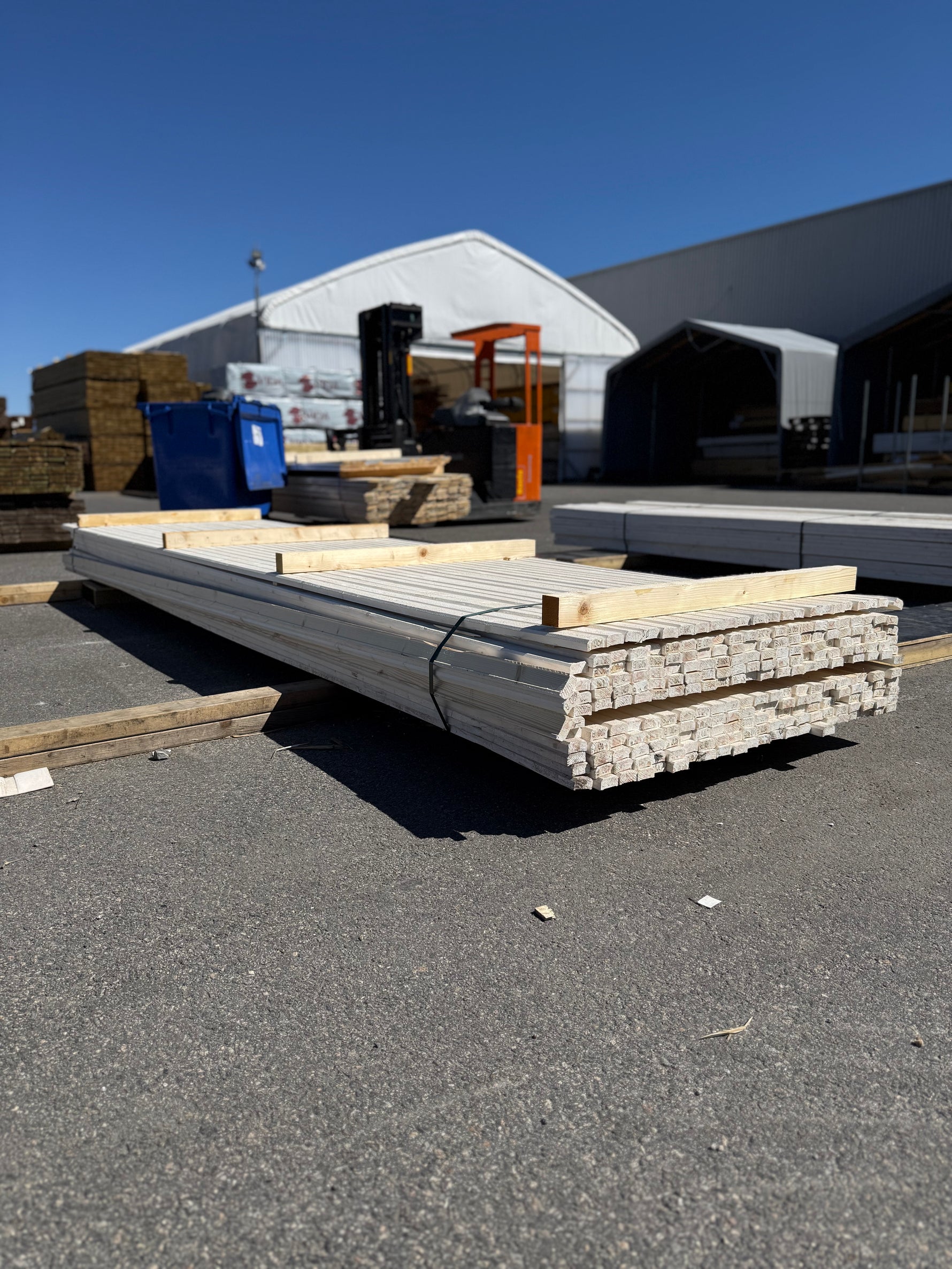 Paket Lockläkt 22x45mm, 267st 4.2m- Grundmålade