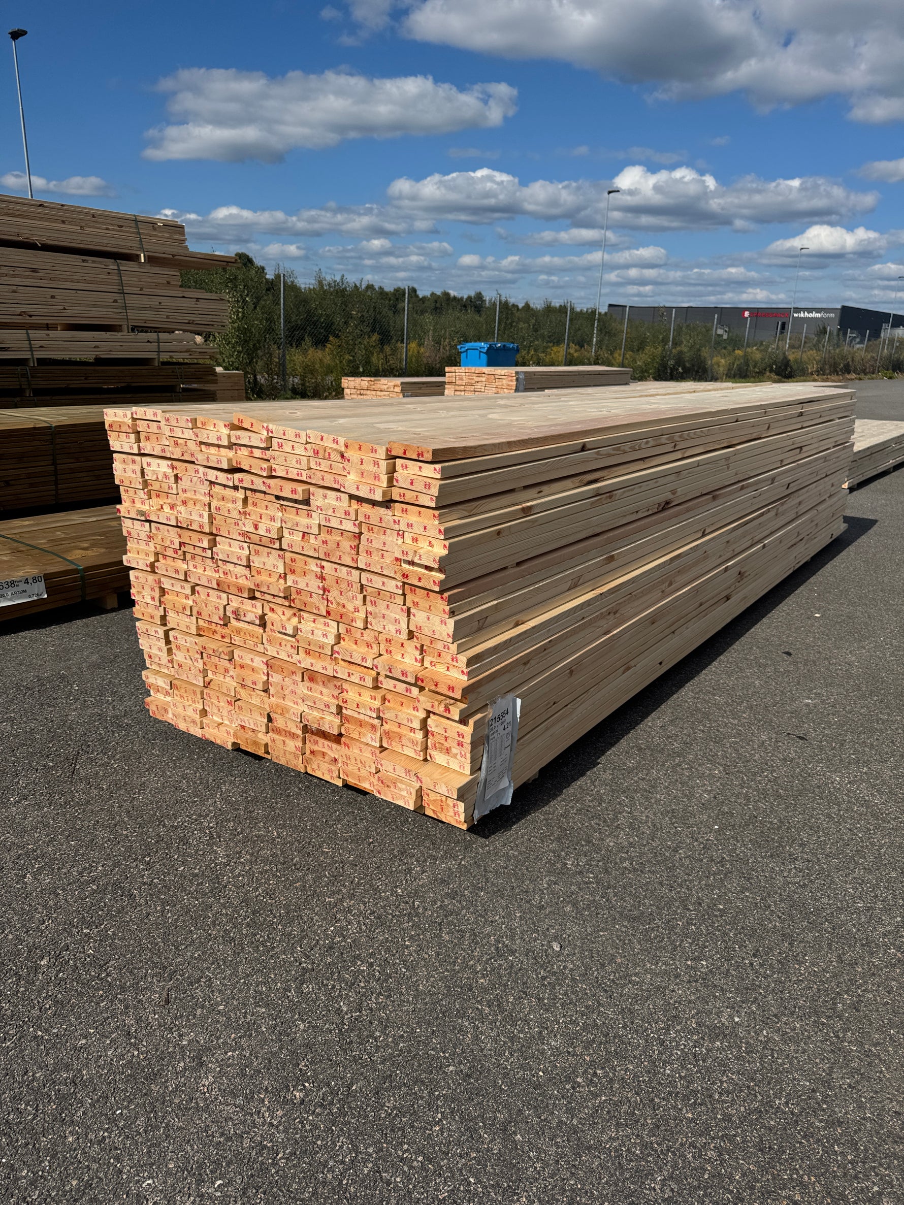Paket Hyvlad 28x120 – 270st – 4.20–4.50 m – ANDRASORTERING