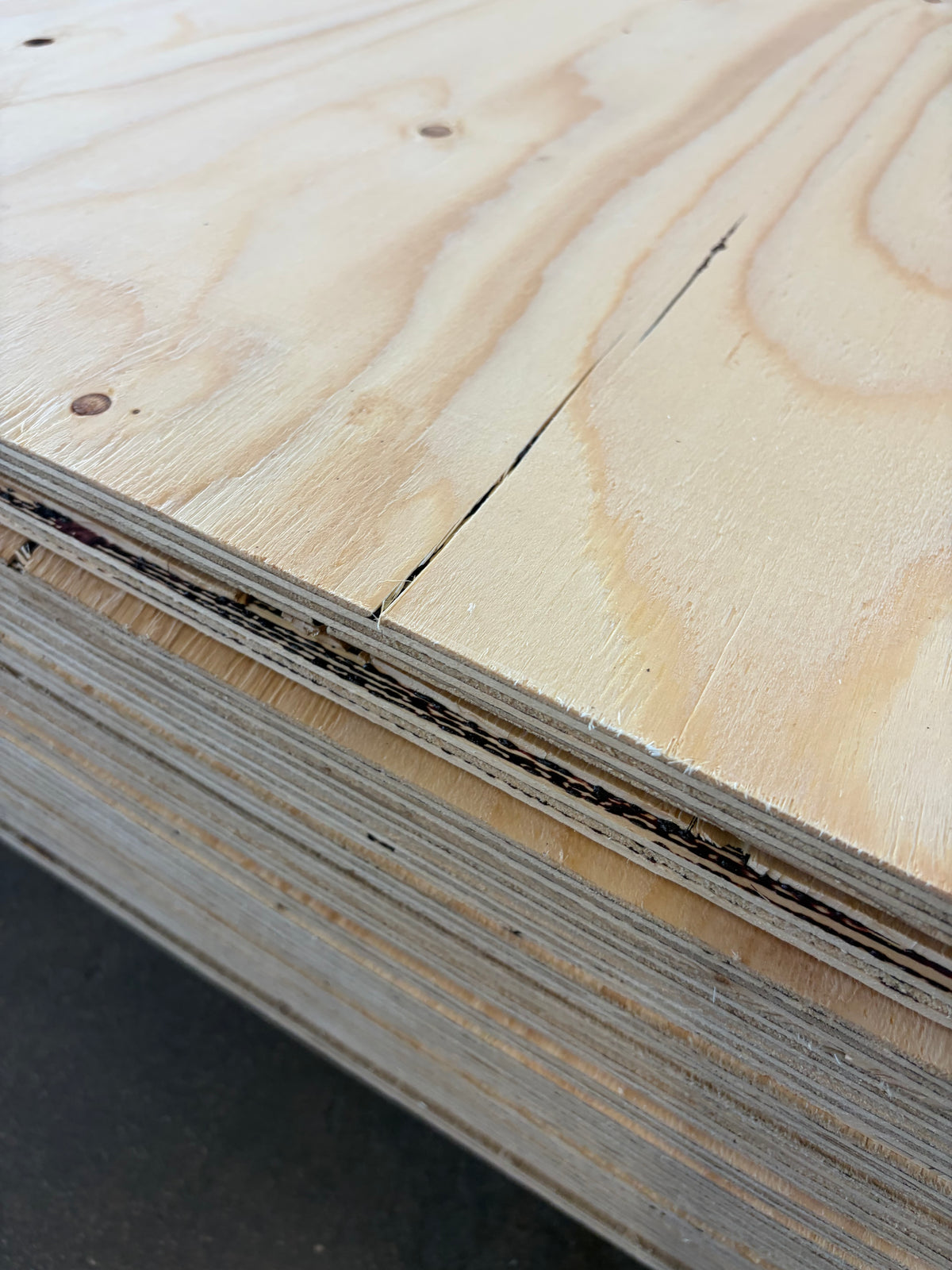 Paket Konstruktionsplywood 12×1200×2400 mm – 16 st