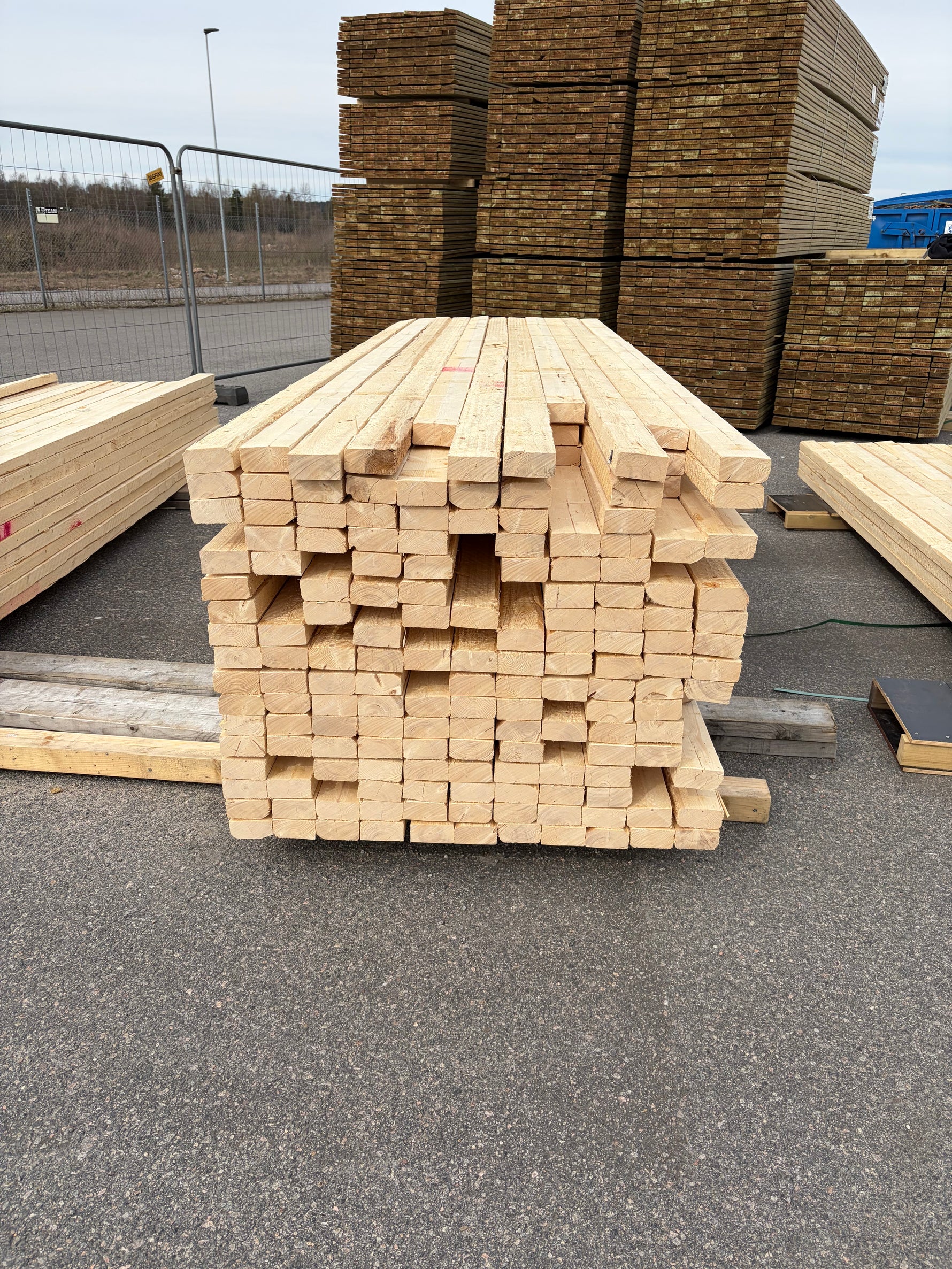 Paket Ohyvlade Reglar 45x90mm, 187st (2,7–3,6m)