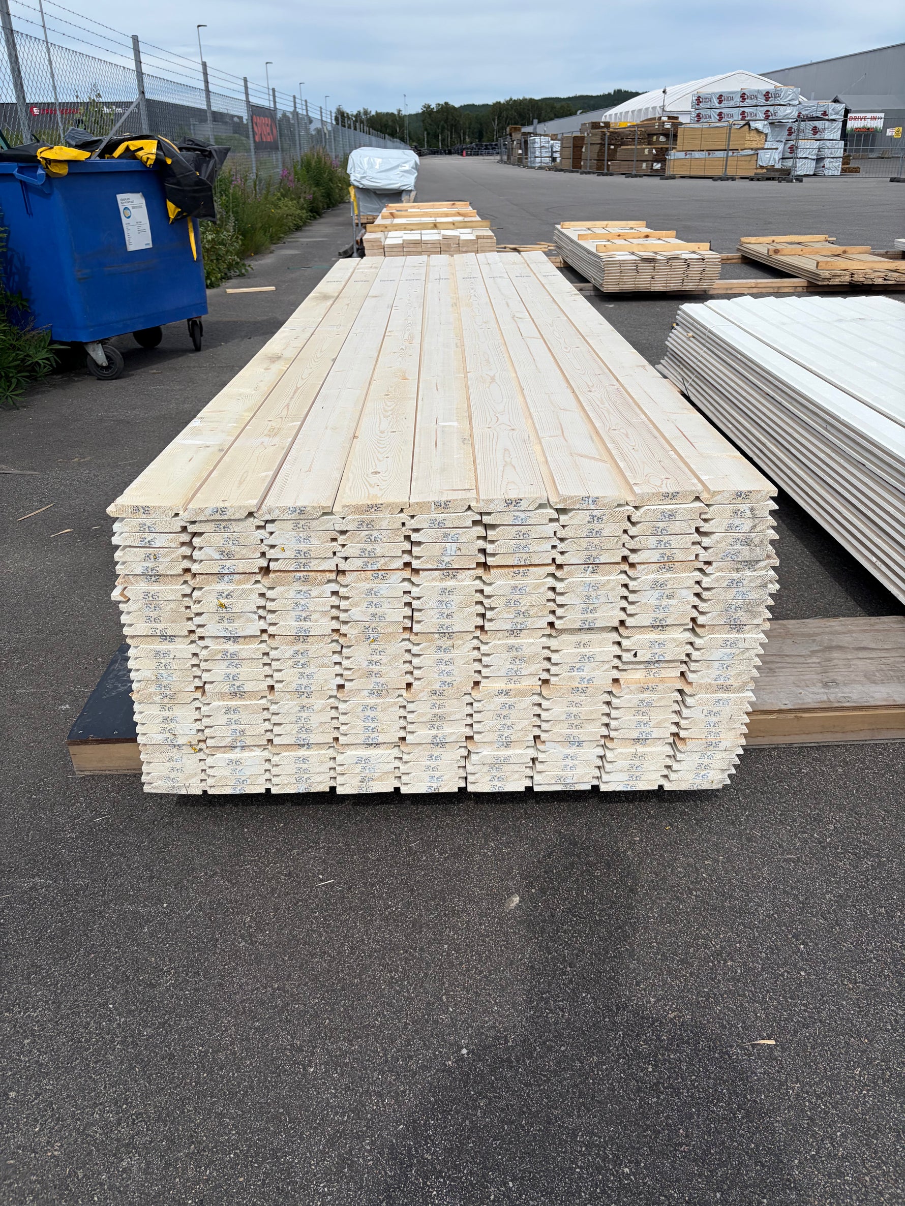 Paket Ytterpanel Dubbelfas Halvspont 22x120mm, 225st 3.60m Mellanstruken&nbsp;