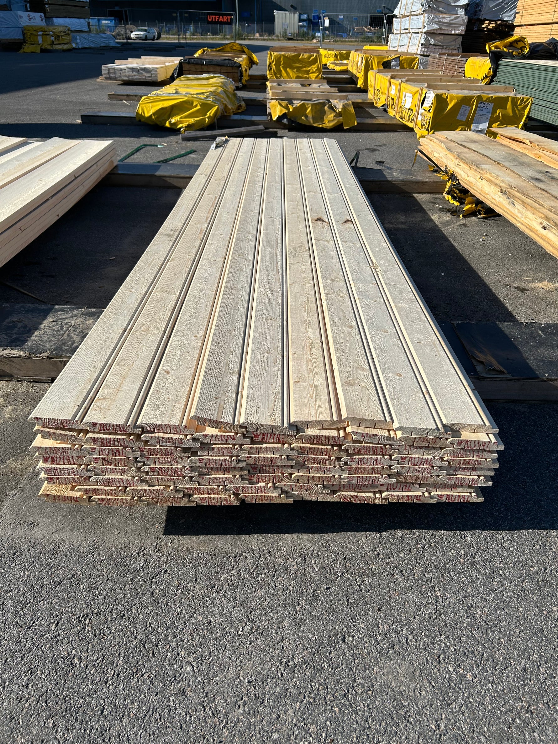Parti Pärlfals 22x120mm 3,90m 72st Gran- Obehandlad