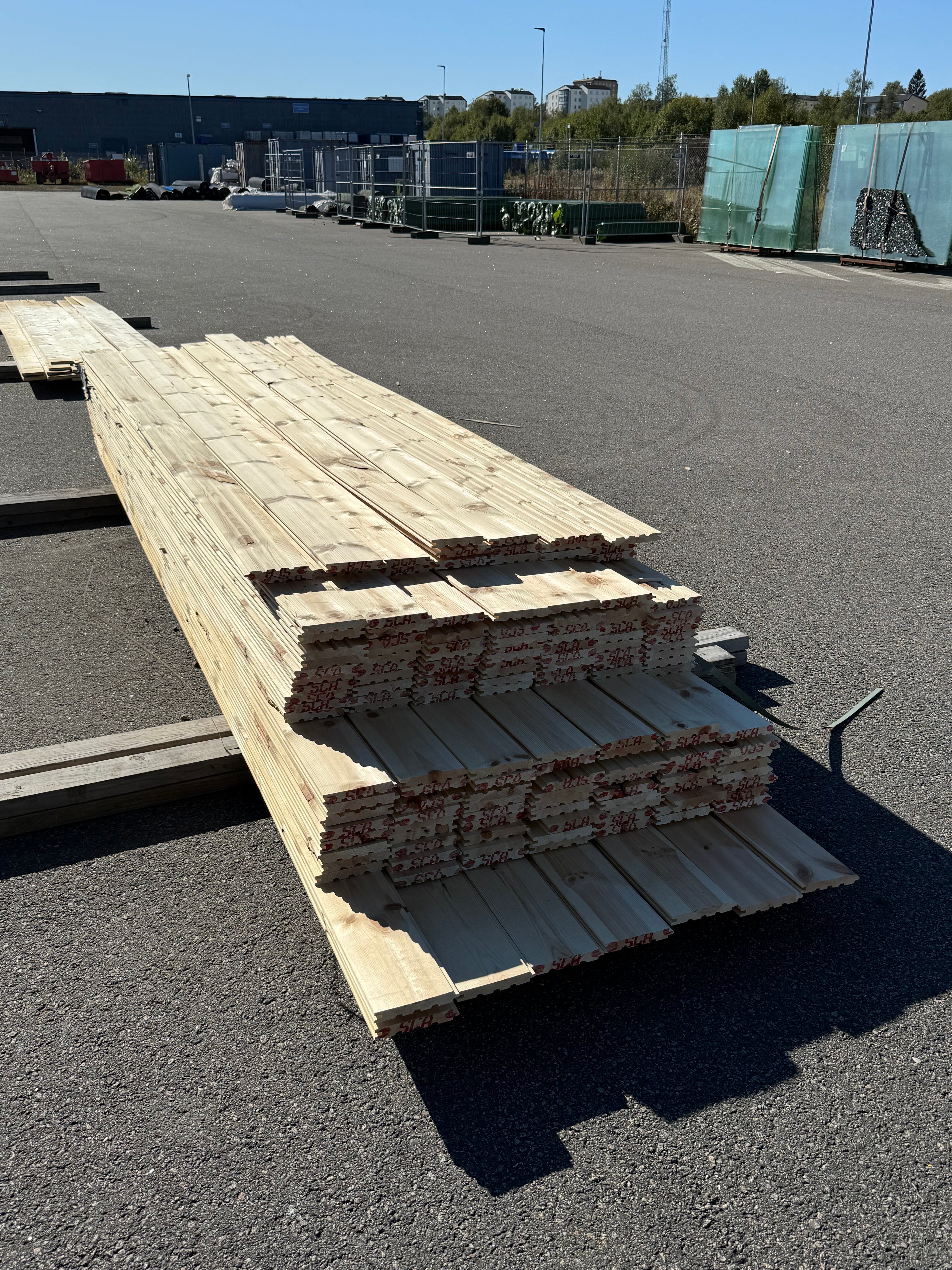 Paket Golv 20,5x142mm – 154 st (3,30–4,20 m, furu, obehandlad)