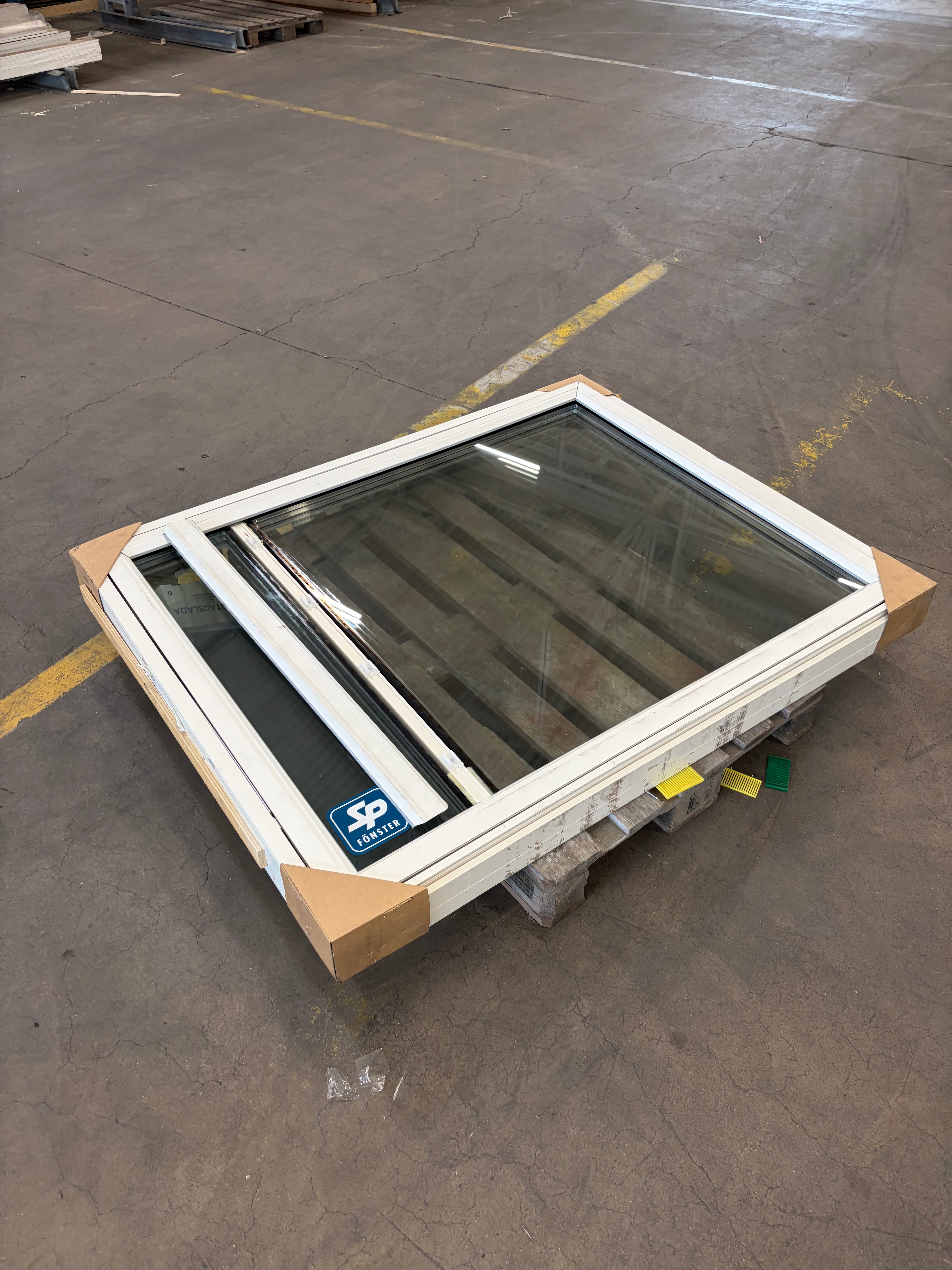 Balansfönster 1500x1200mm - Skadat
