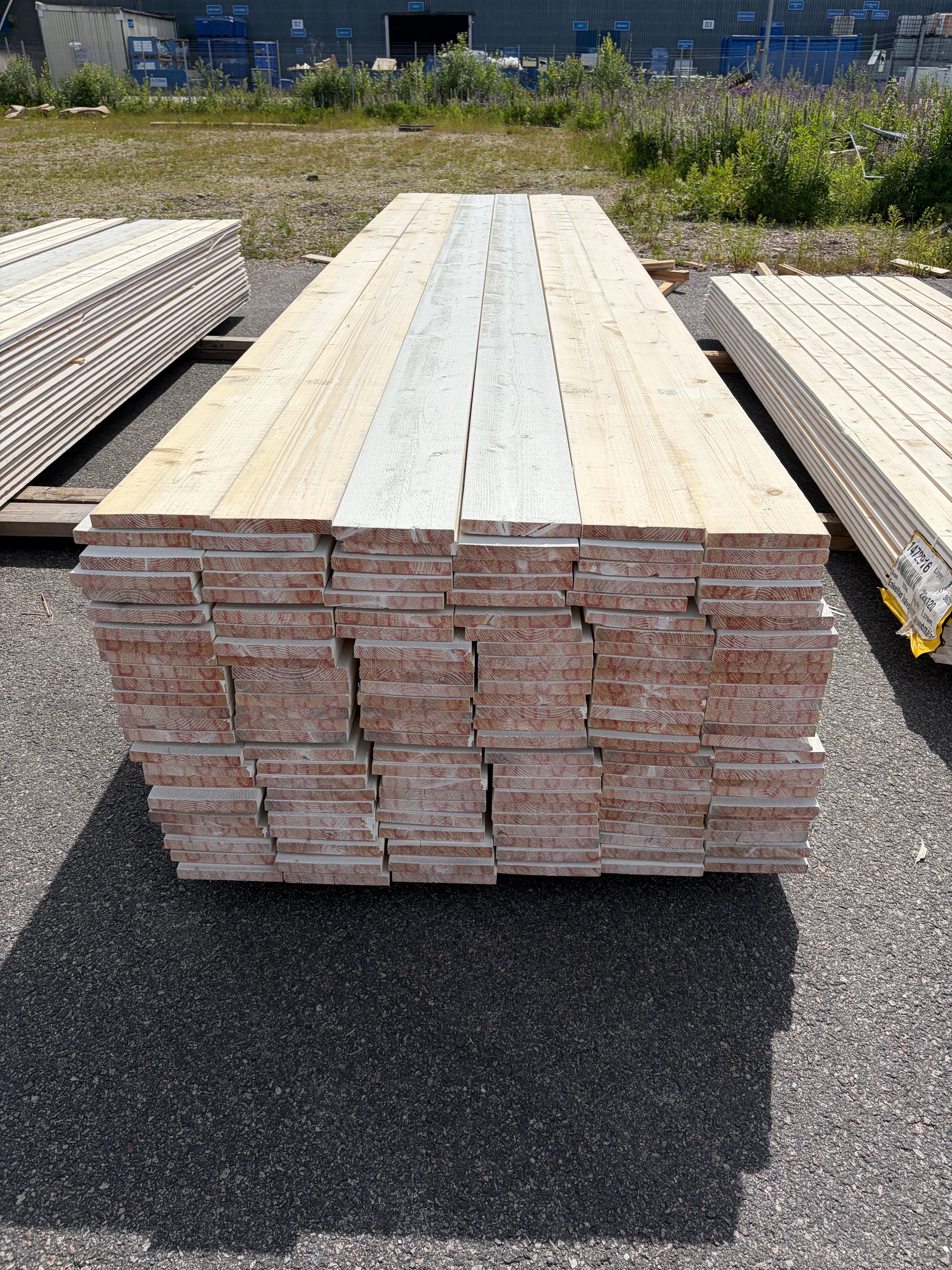 Paket Finsågade Brädor 22x170mm, 150st 4.50m Mellanstruken