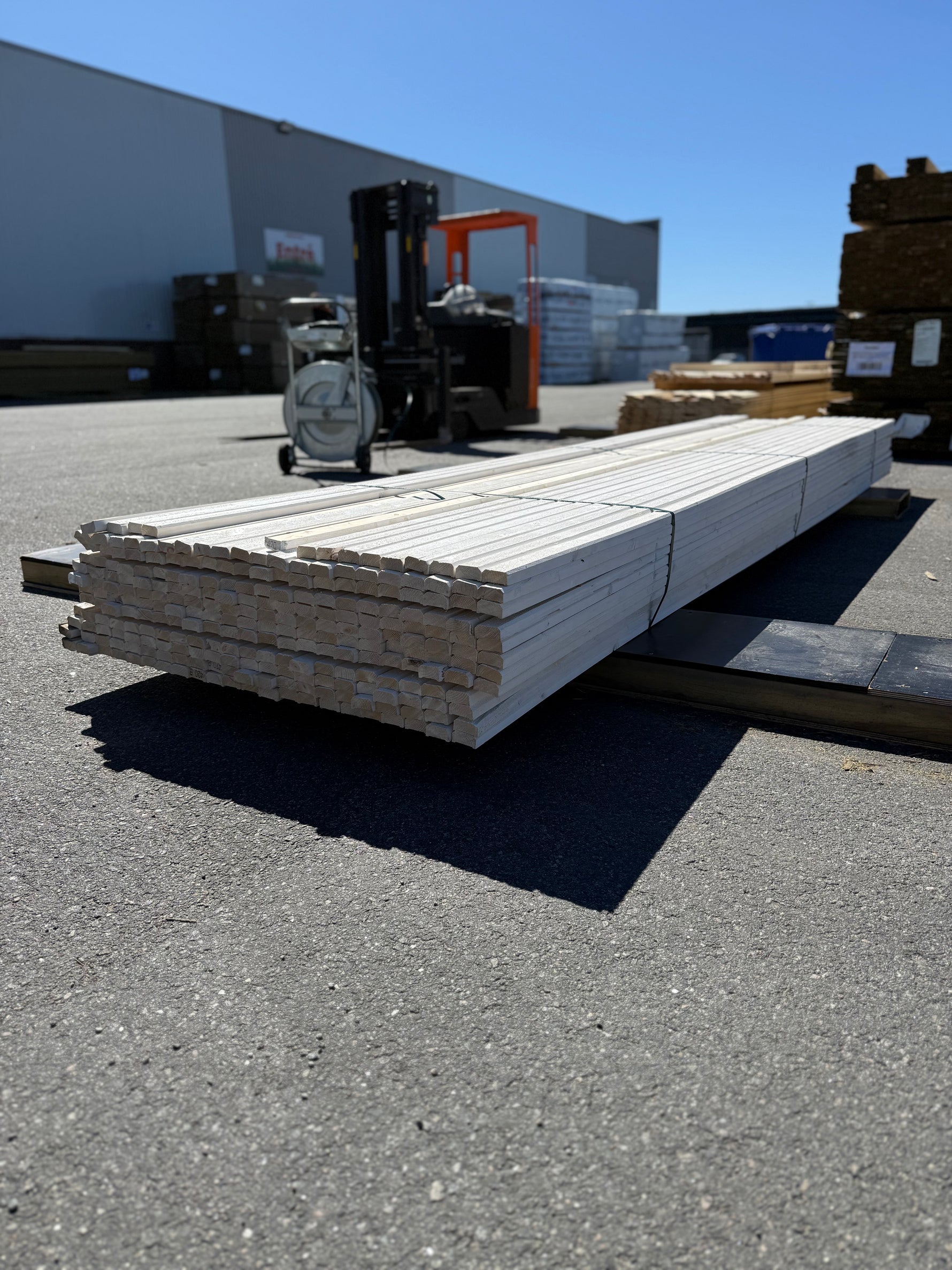 Paket Lockläkt 22x45mm, 258st 4.20m- Grundmålade