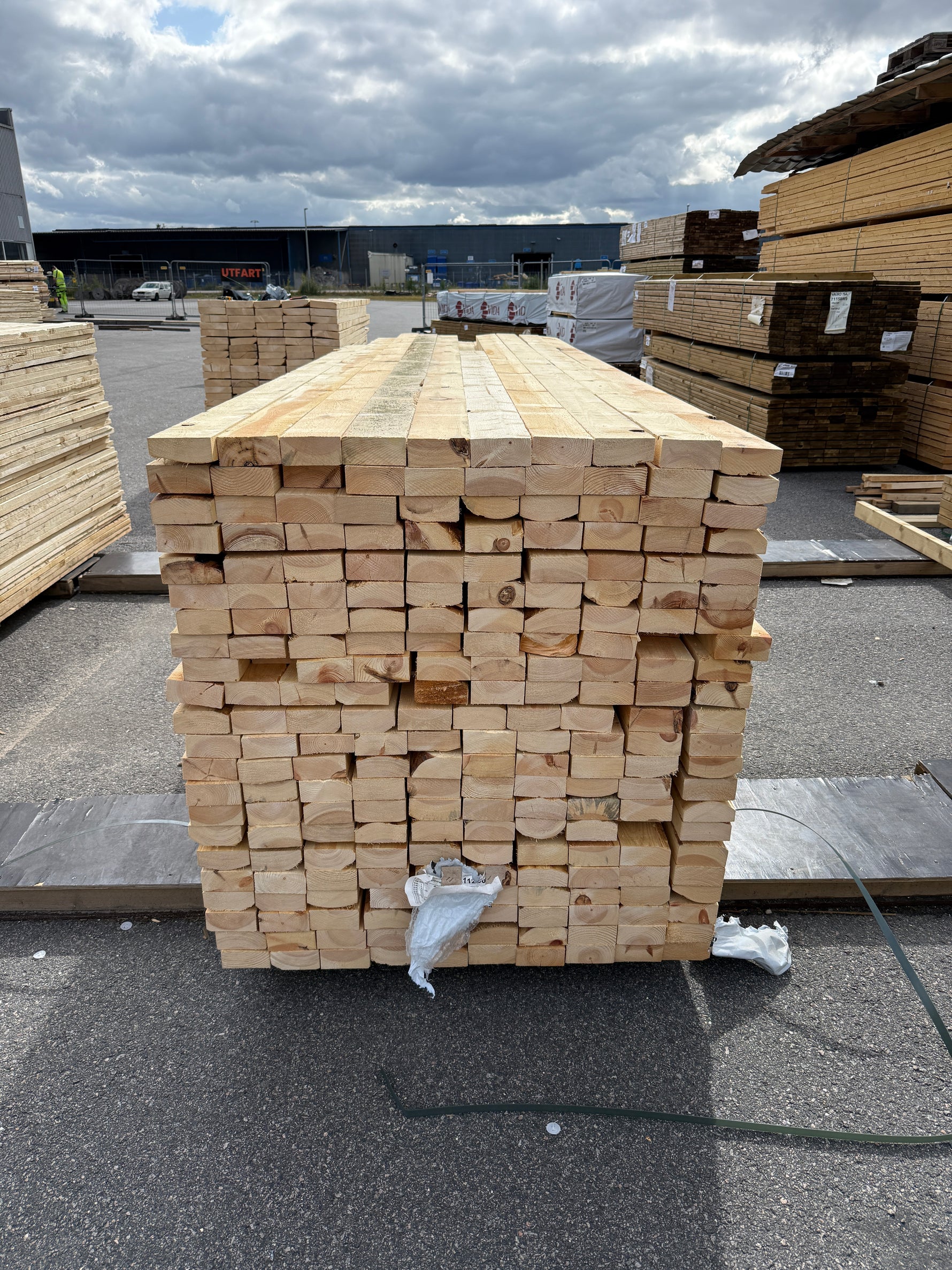 Paket Ohyvlade Reglar 47×100 mm – 220 st (240-3.90m)