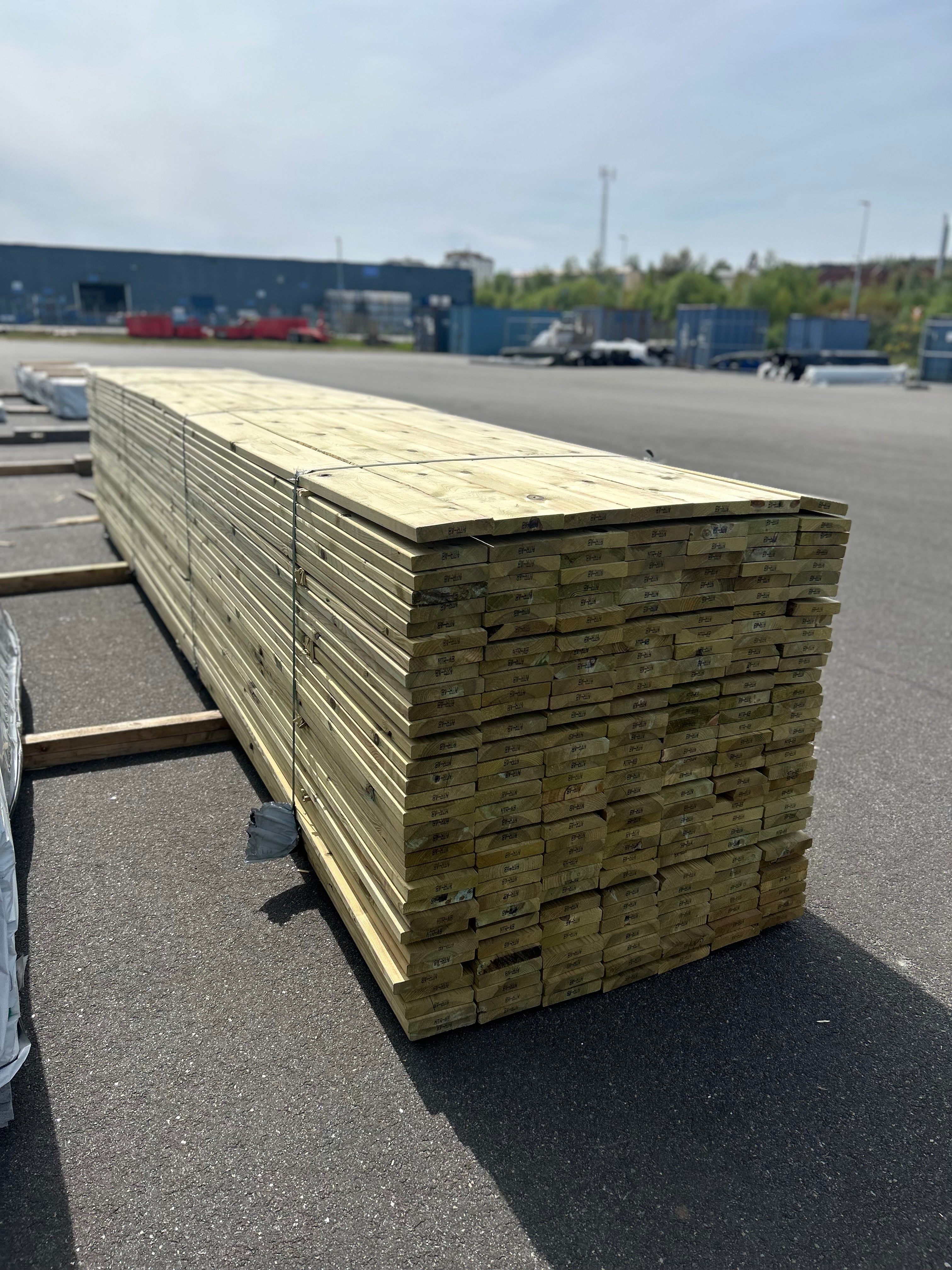 Trall Tryckimpregnerad 28x145mm 5.40m