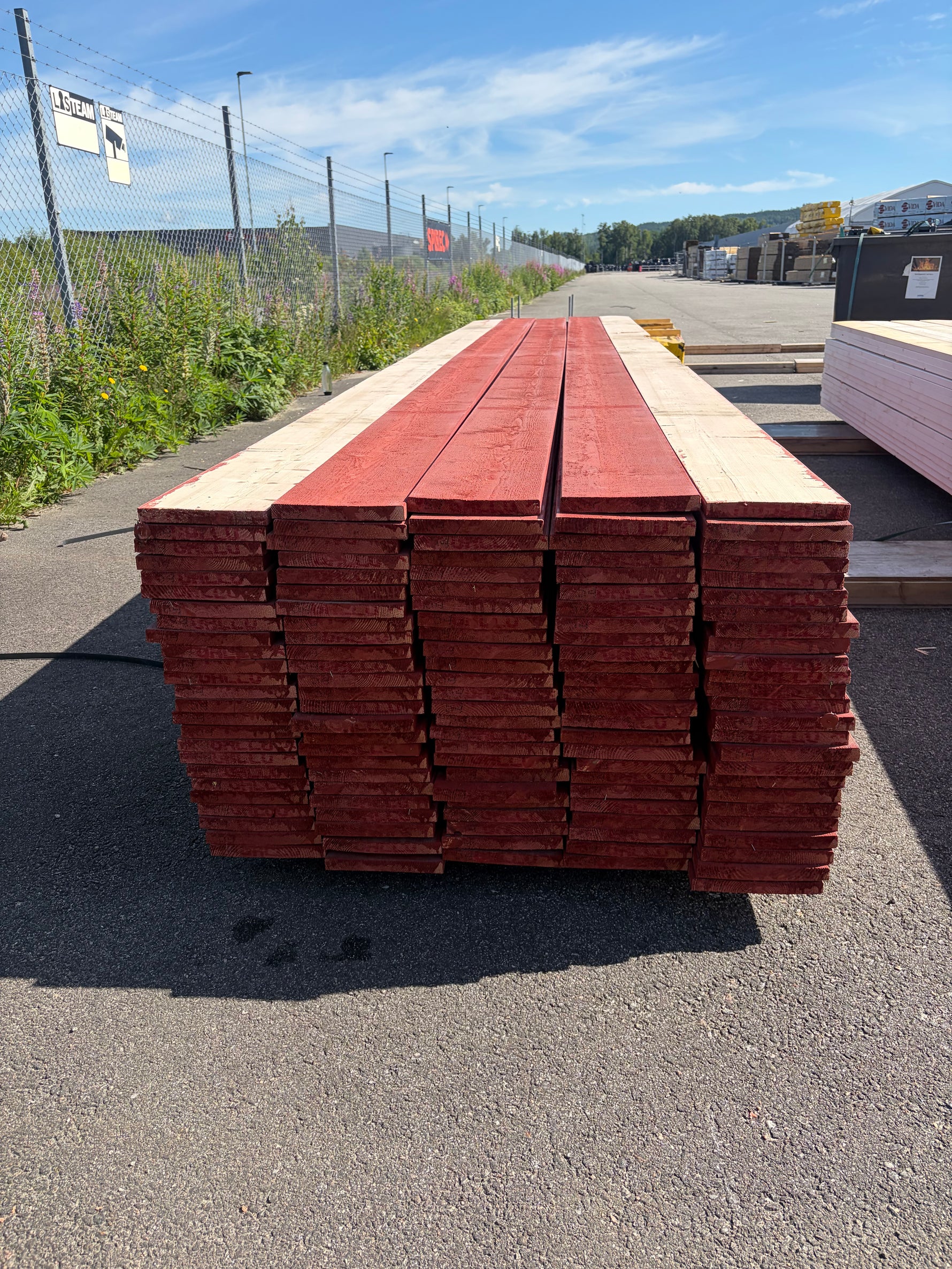 Paket Finsågade Brädor 22x195mm, 125st 5.40m Grundmålad