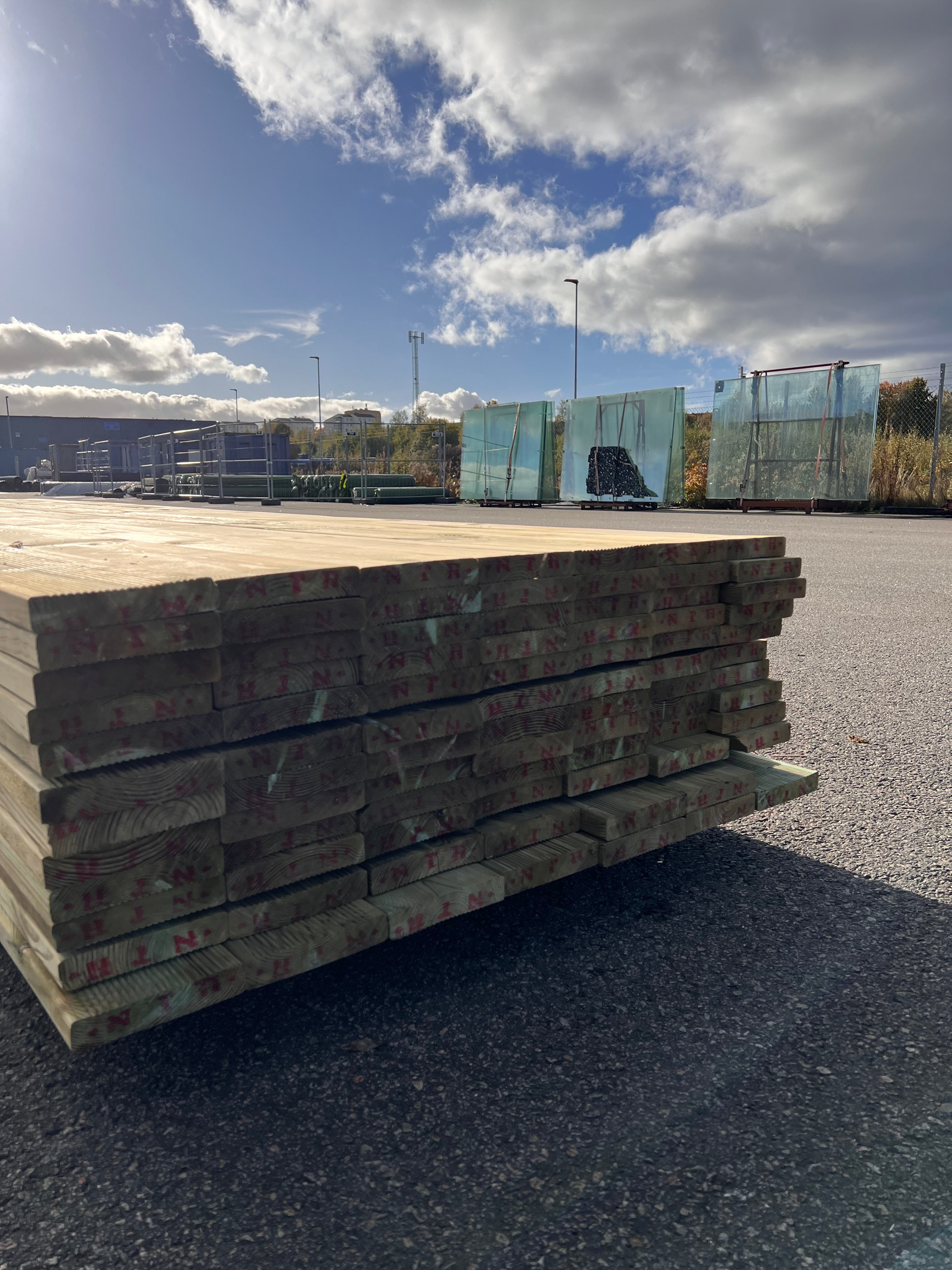 Tryckimpregnerad Rillad Trall 28x145 – 84 st (B-sortering)