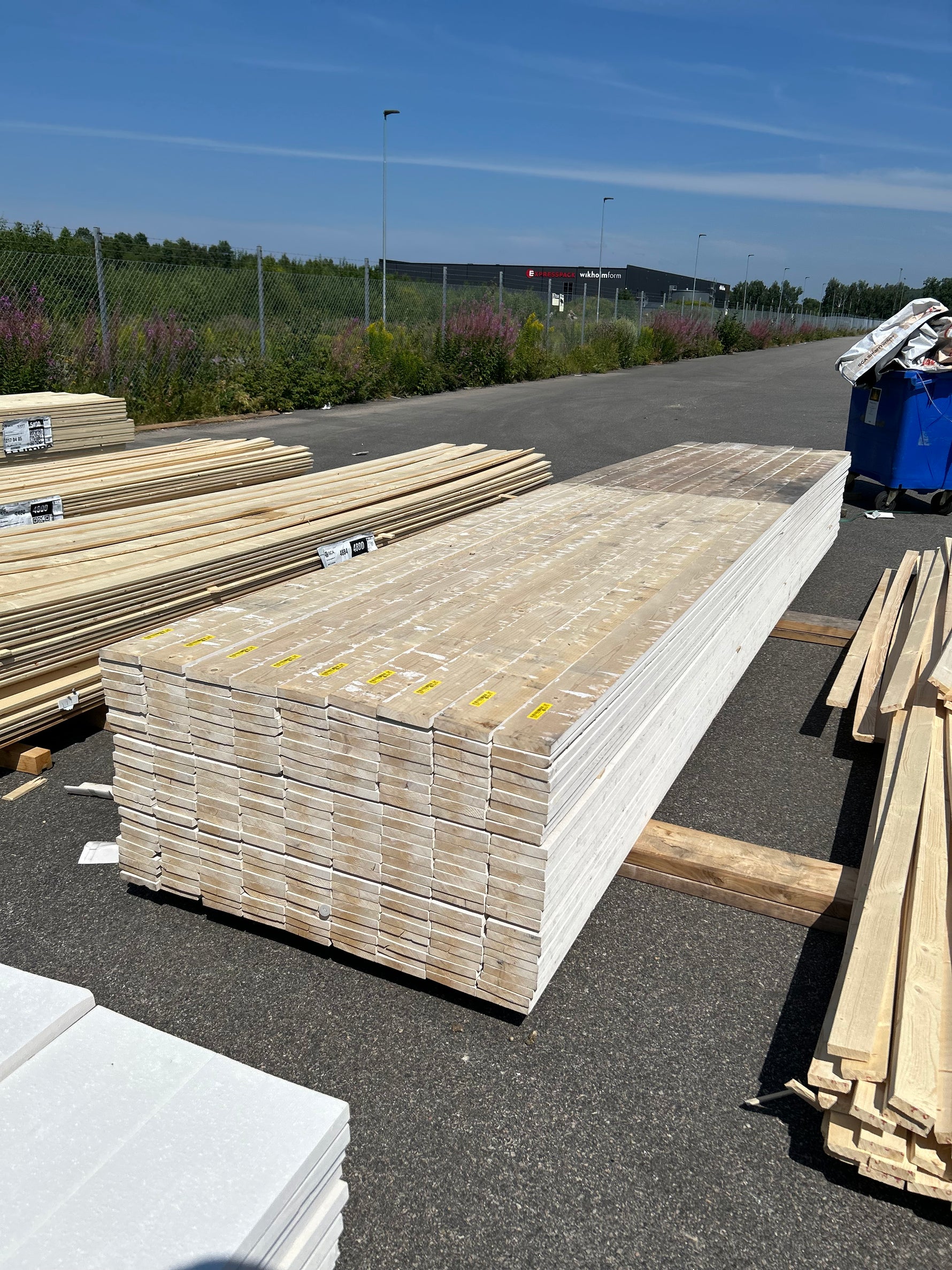 Paket Finsågade Brädor 22x120mm 5.40m Grundmålad 234st