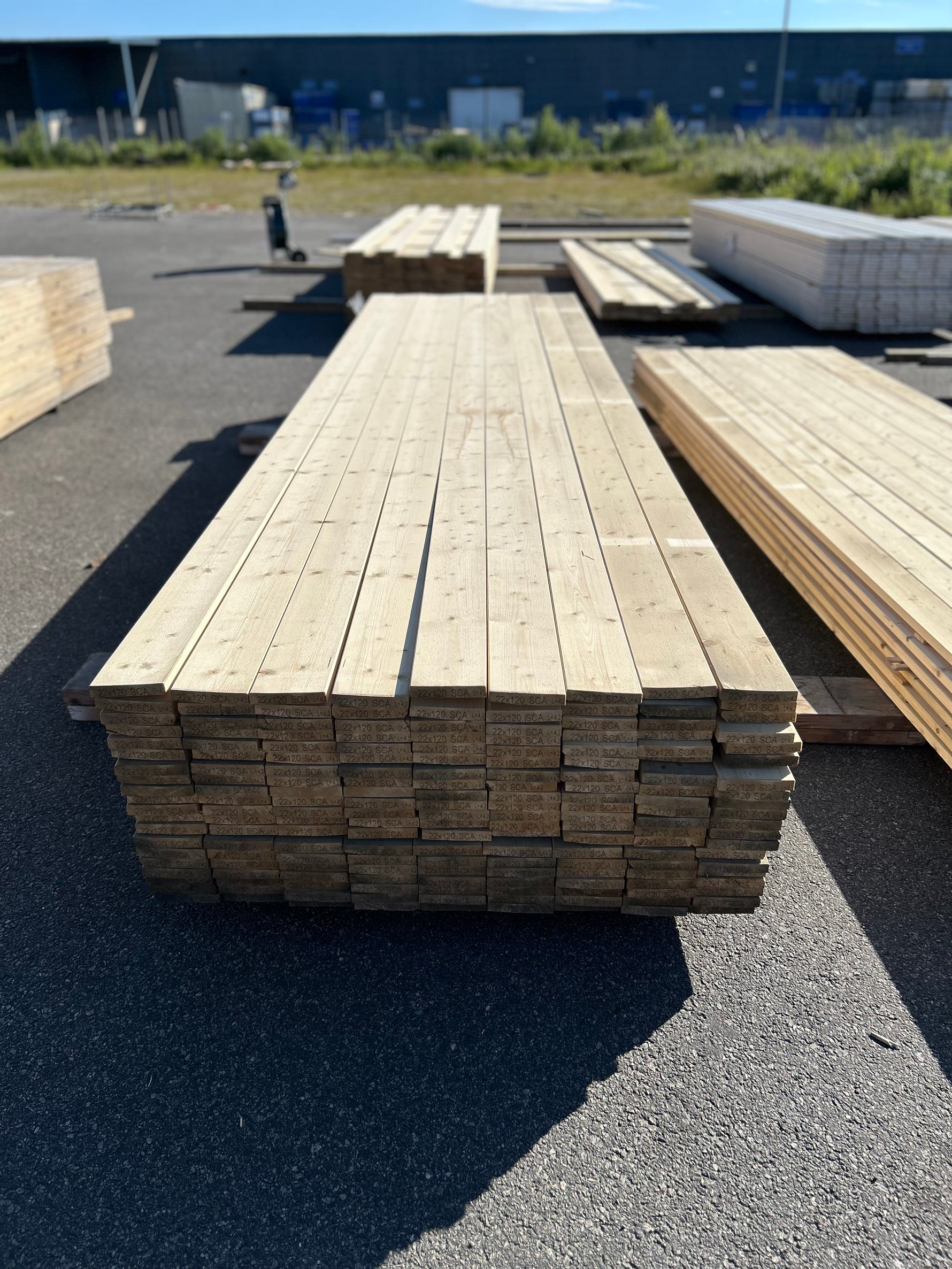 Paket Finsågade Brädor 22x120mm, 180st 4.20m- Väderbitet