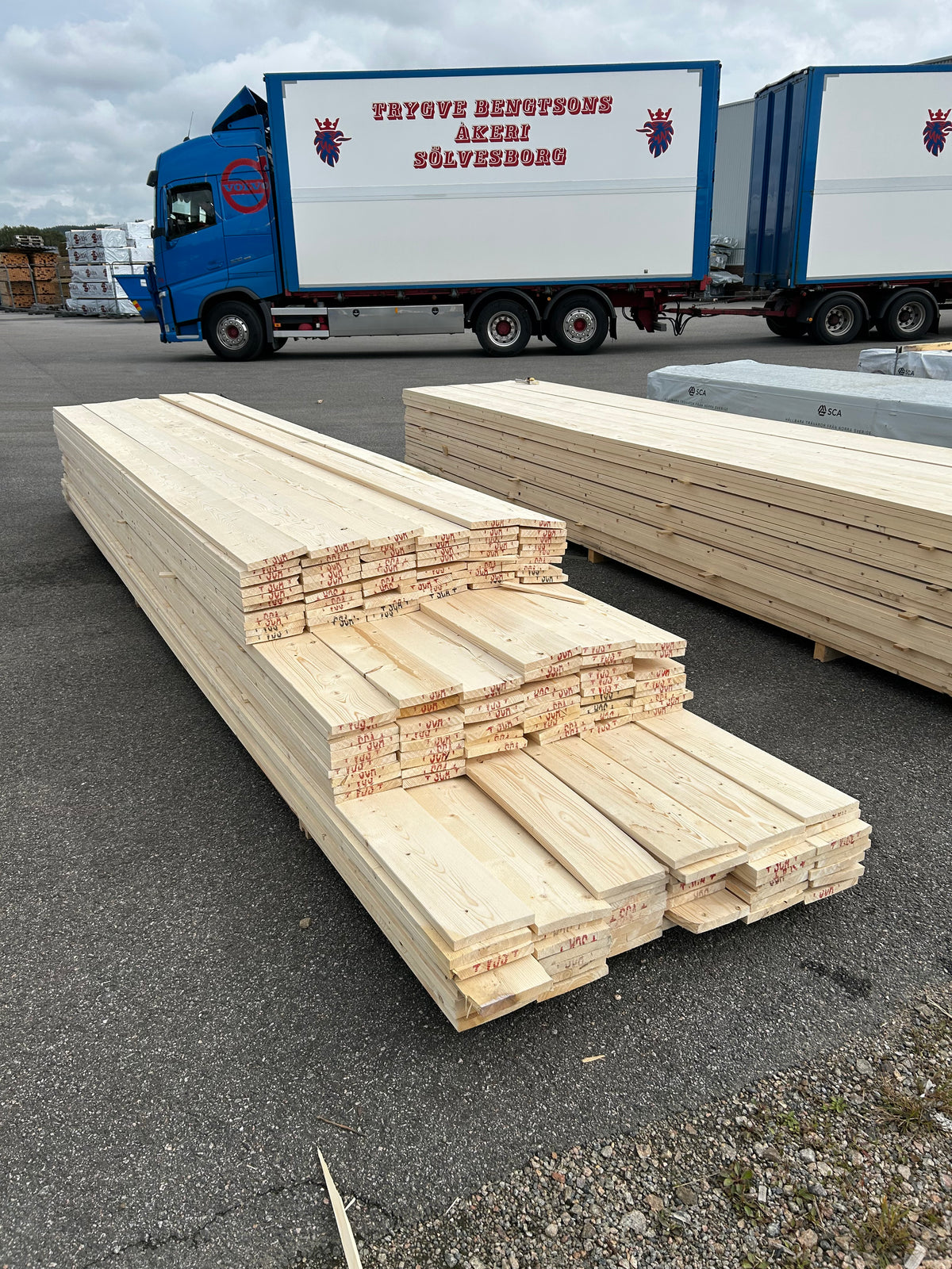 Paket Finsågade Brädor 22x170 mm – 4,20–5,40 m (Andra sortering)