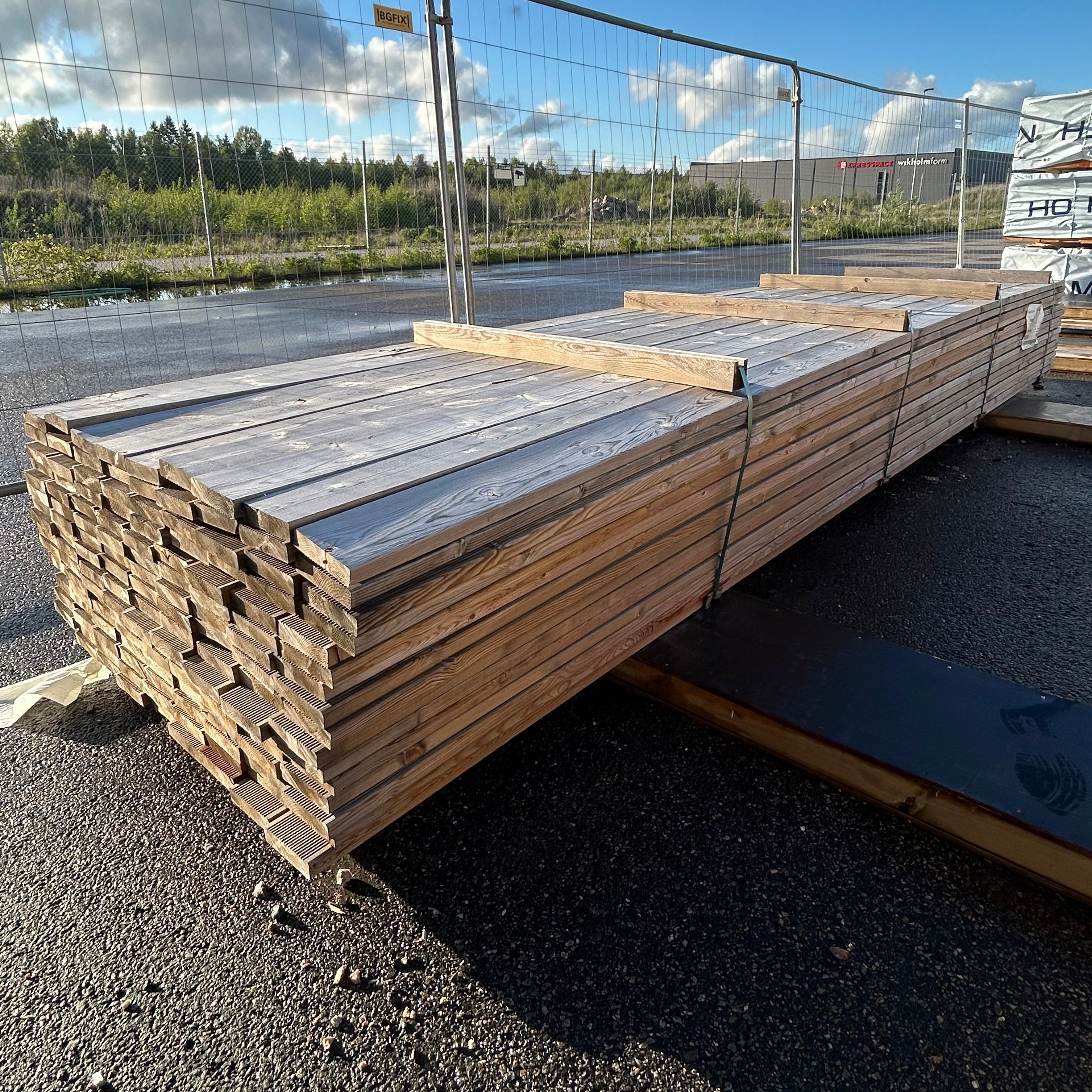 Paket Tryckimpregnerad Rillad Trall 28x120mm, 144st 4.80m