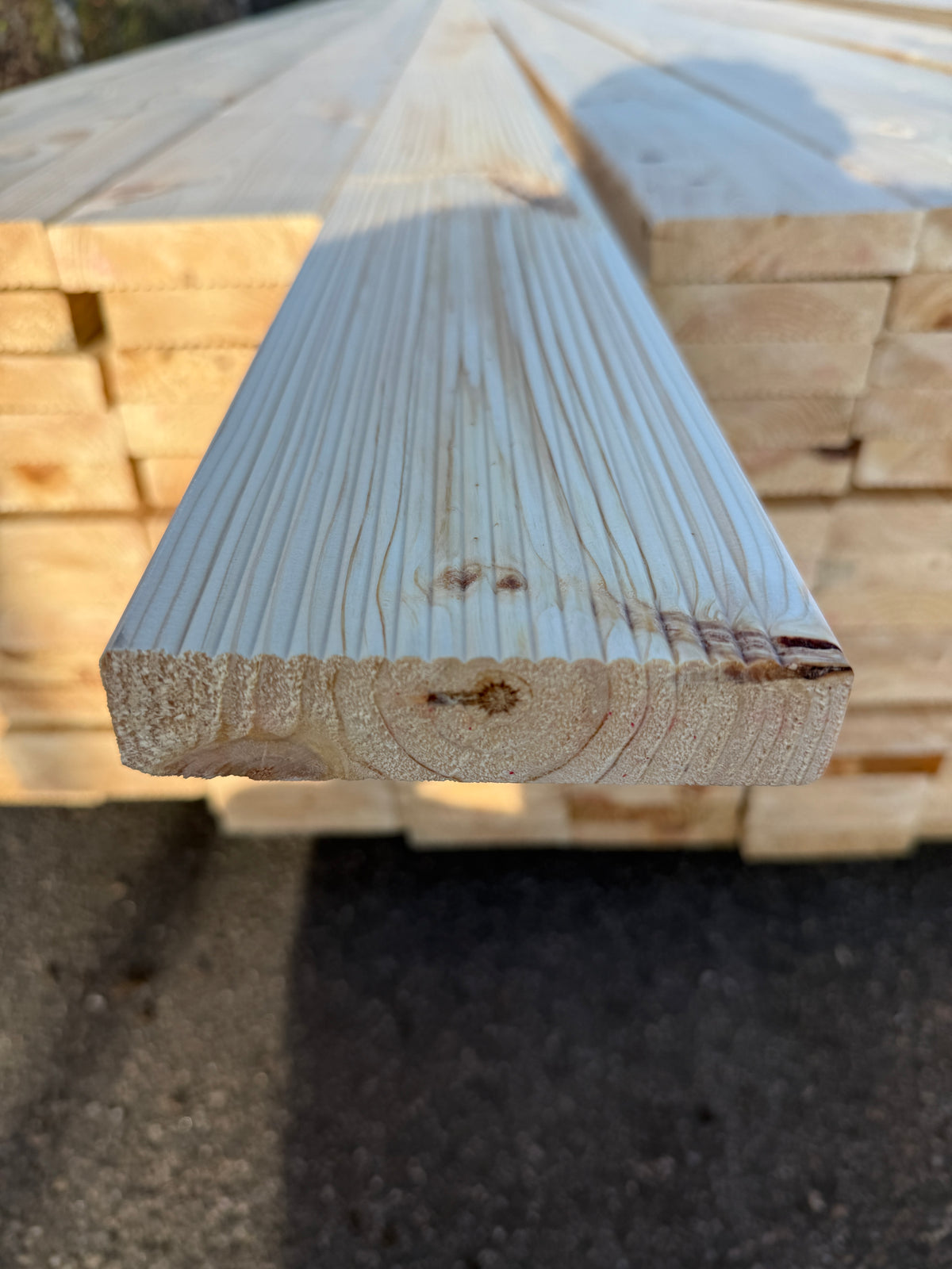 Paket Obehandlad Rillad Furu Trall 28×120 mm (4,50 m) 117 st