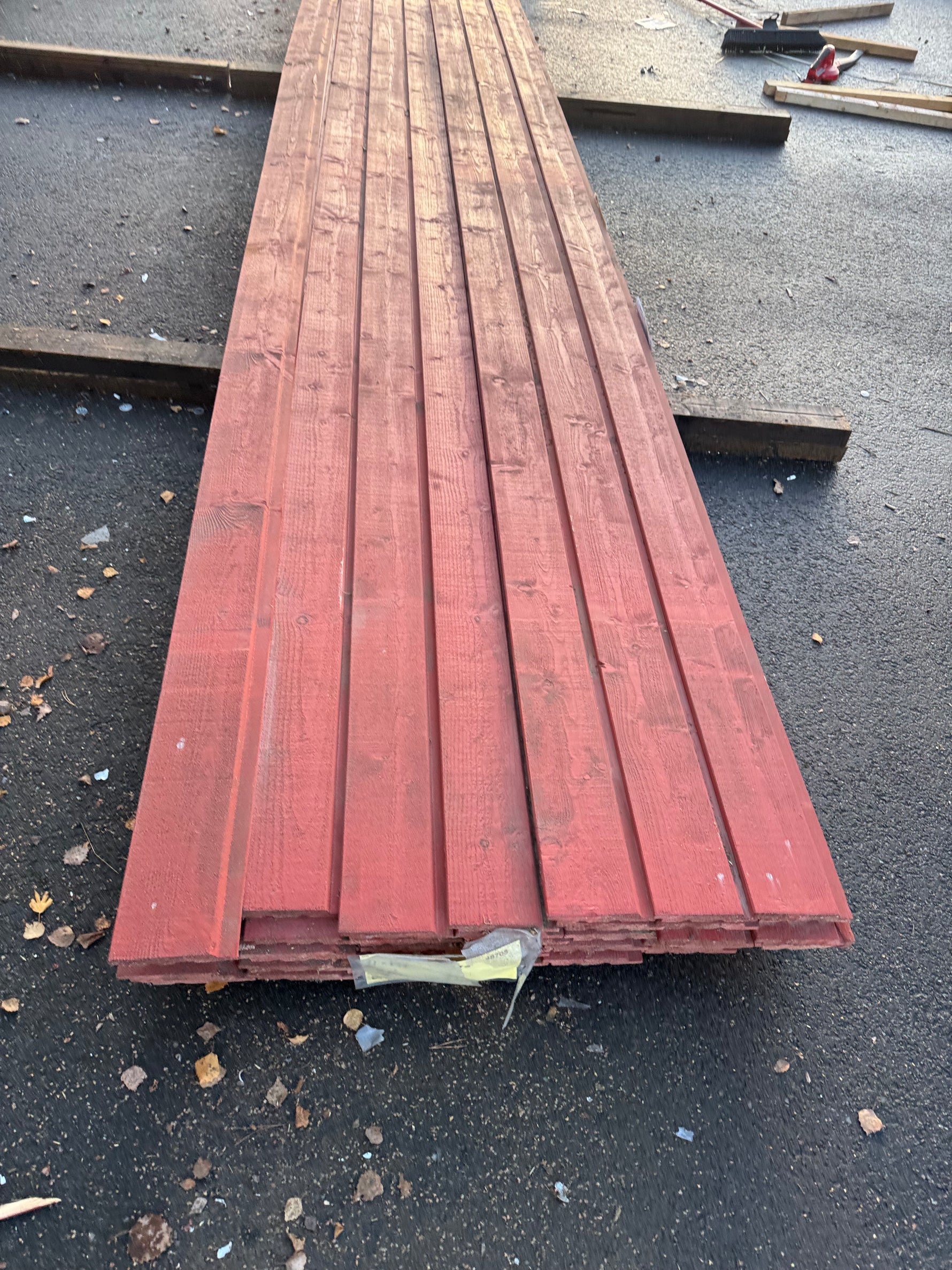 Paket Ytterpanel Falsad Enkelfas 21x147 mm – 46 st (5,10 m, Brandröd) - Spirec