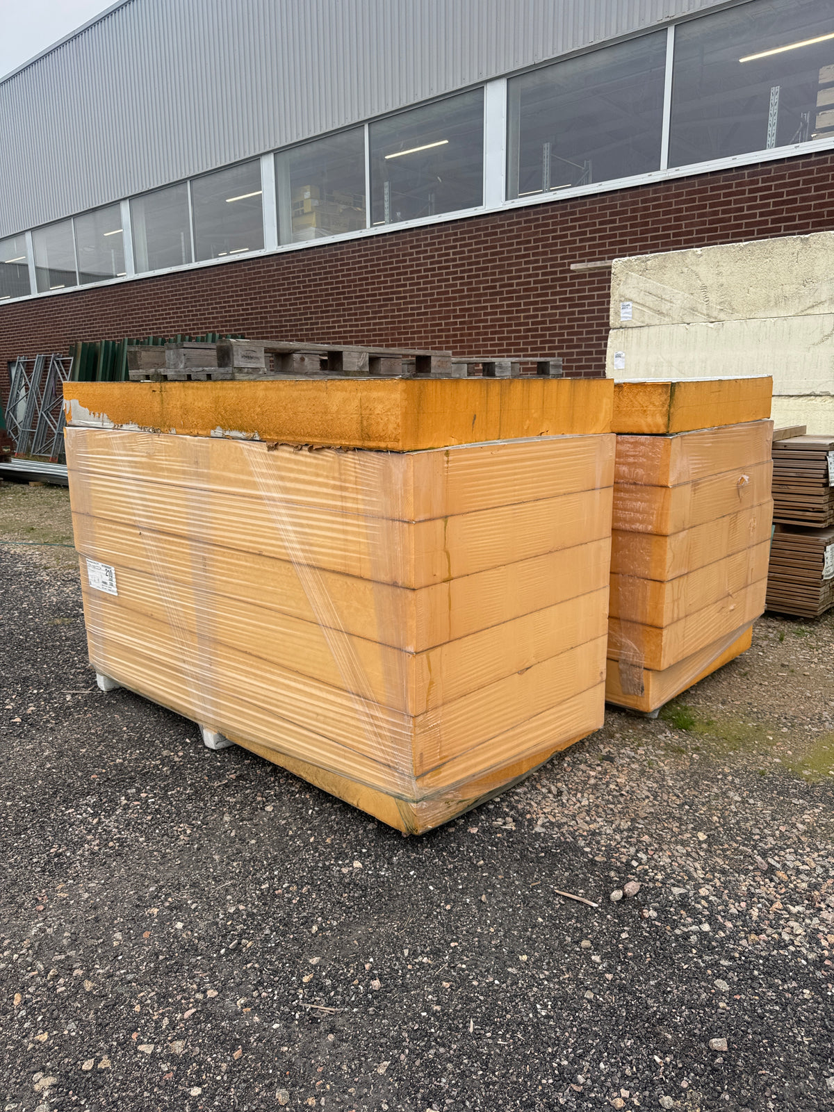 2 Pall PIR-isolering 210x1200x2400mm – 14st – ca 40,3m²