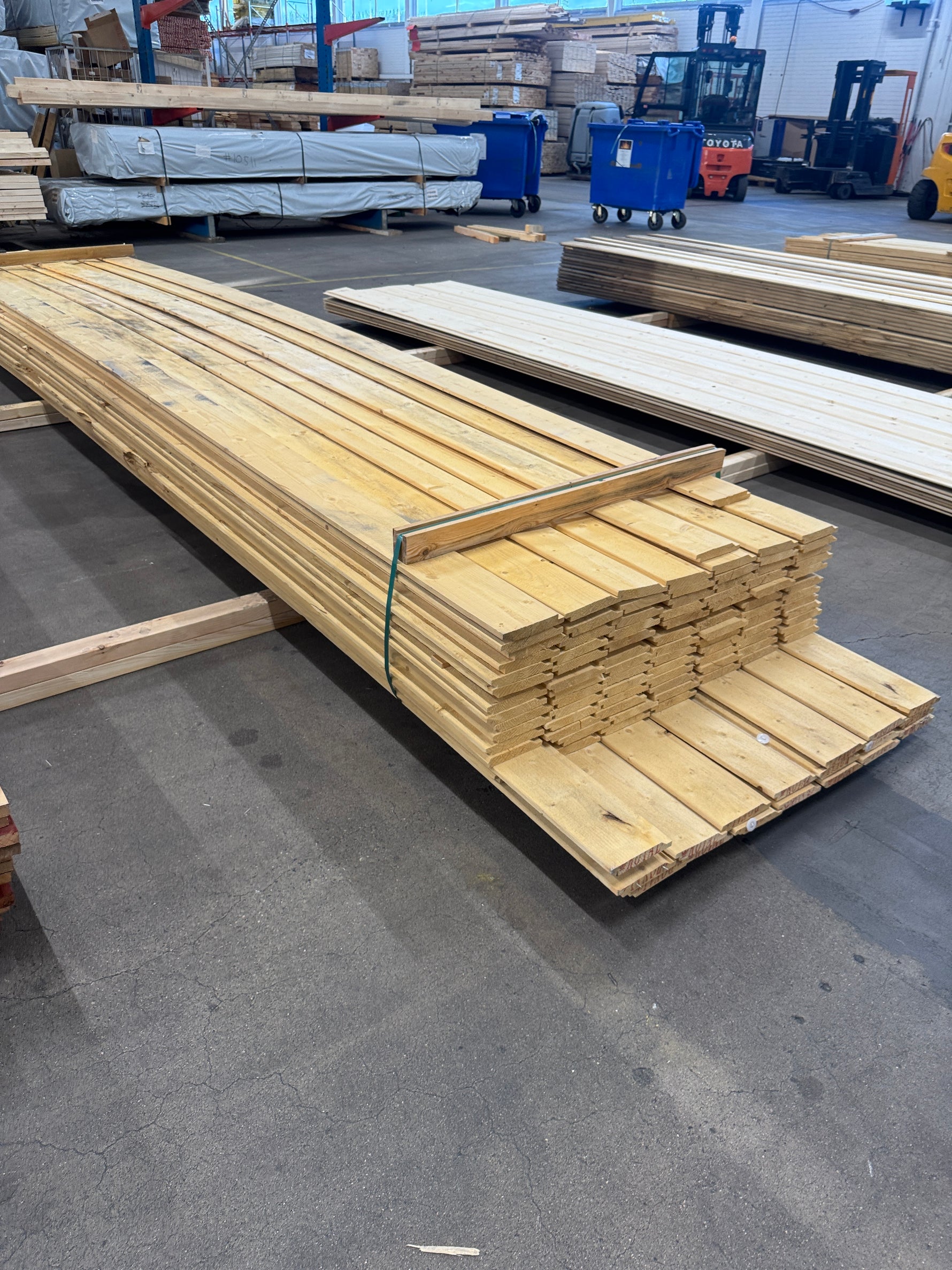 Paket Ytterpanel 22x145mm 4,80–5,40m – 110 st Vattenskadat