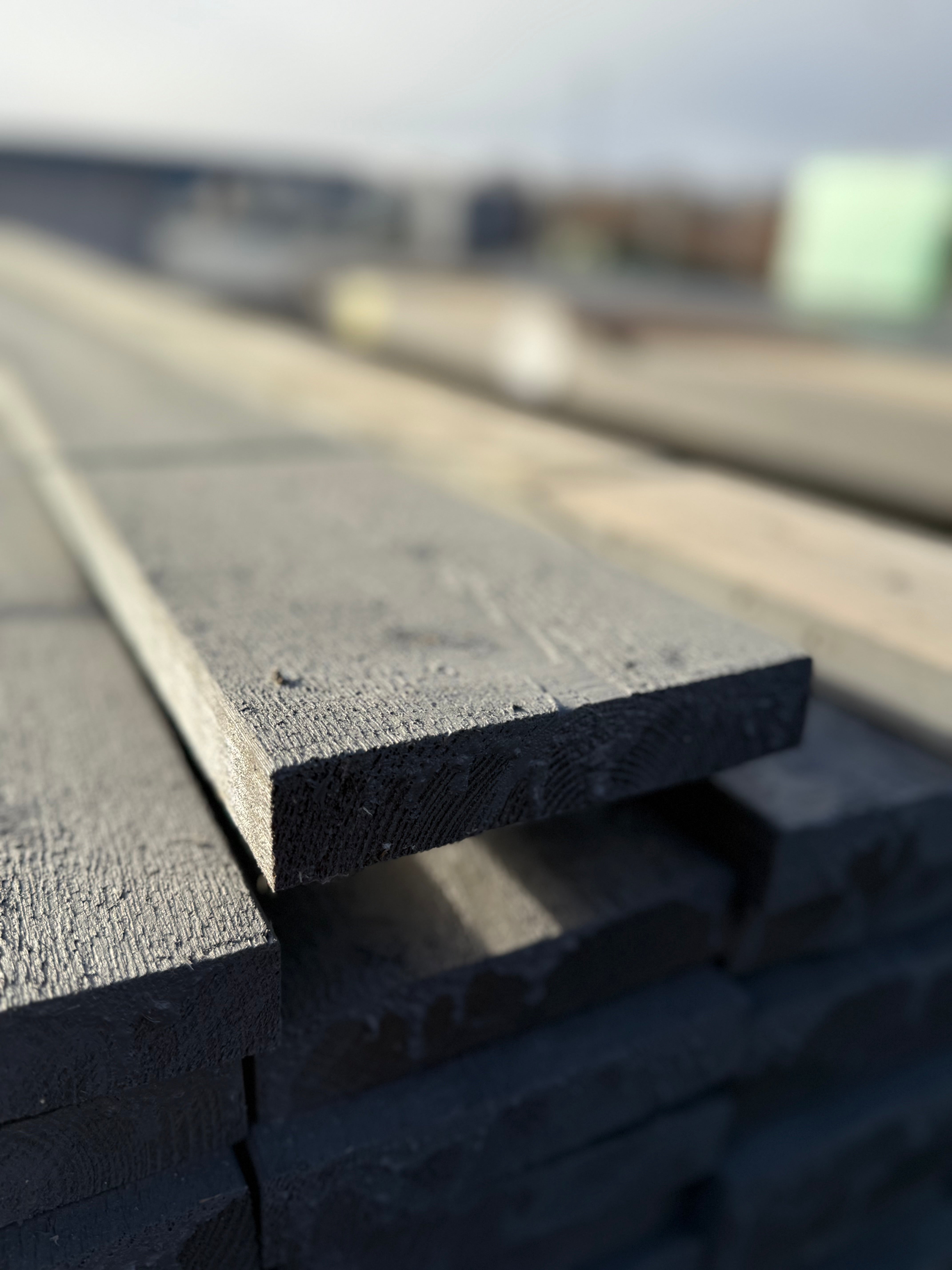 Paket Finsågad Bräda 28x145 mm – 19 st (4,80 m, Målad NCS S 6500-N)