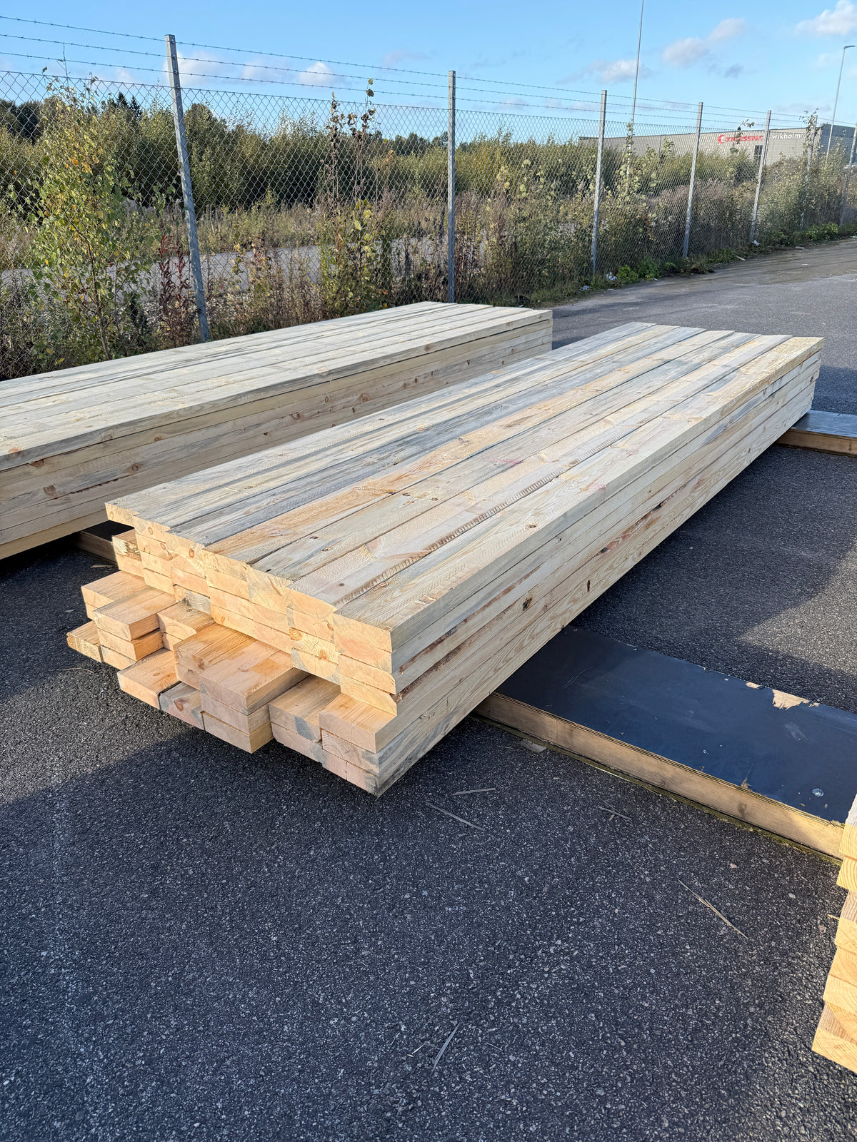 Paket Ohyvlade Reglar 47x150mm (3,30–3,60m) 49st Fuktskadat