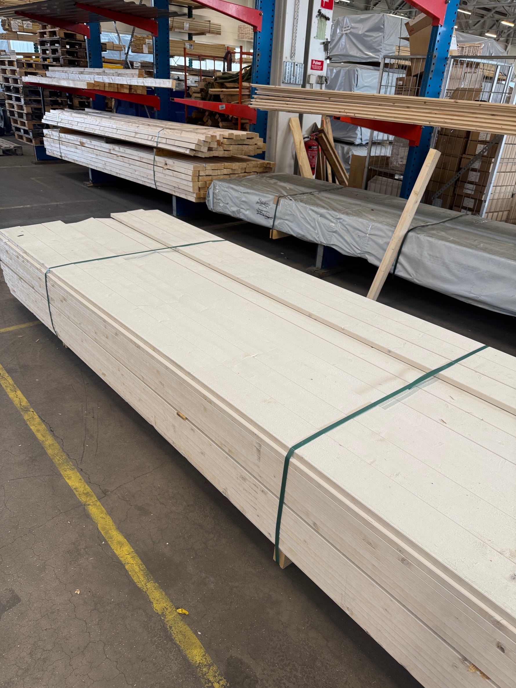 Paket Finsågade Brädor 22x120mm 5.40m Grundmålad 150st