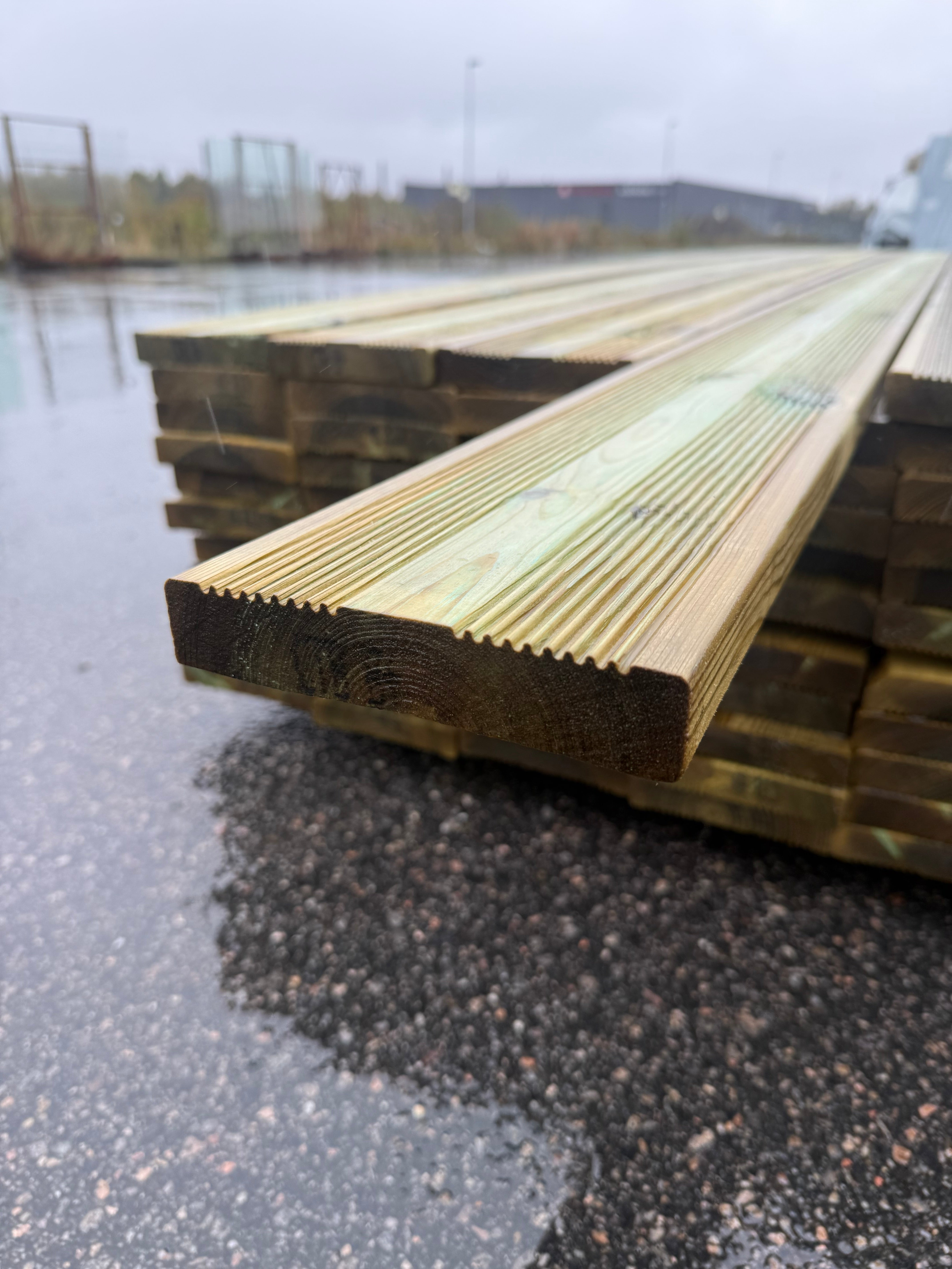 Paket Tryckimpregnerad Rillad Trall 27x145mm 5.40m 77st (B-Sortering)
