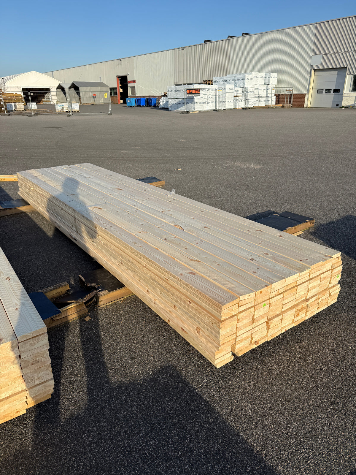 Paket Obehandlad Rillad Furu Trall 28×120 mm (4,20–4,50 m) 117 st