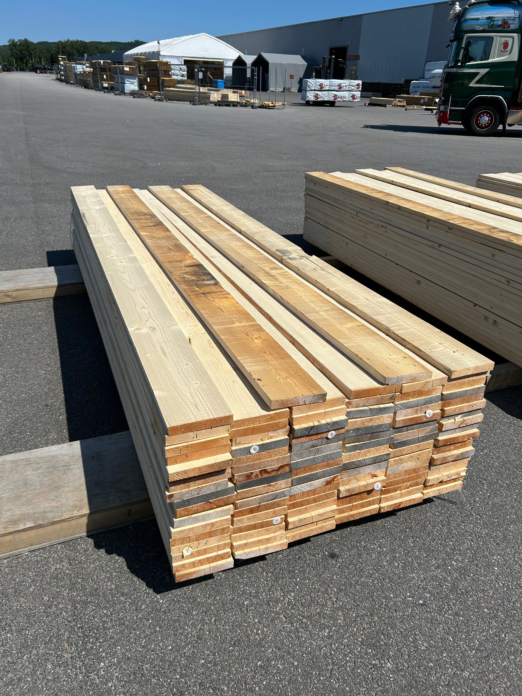 Paket Finsågade Brädor 28x170mm 100st 3.30m Obehandlade
