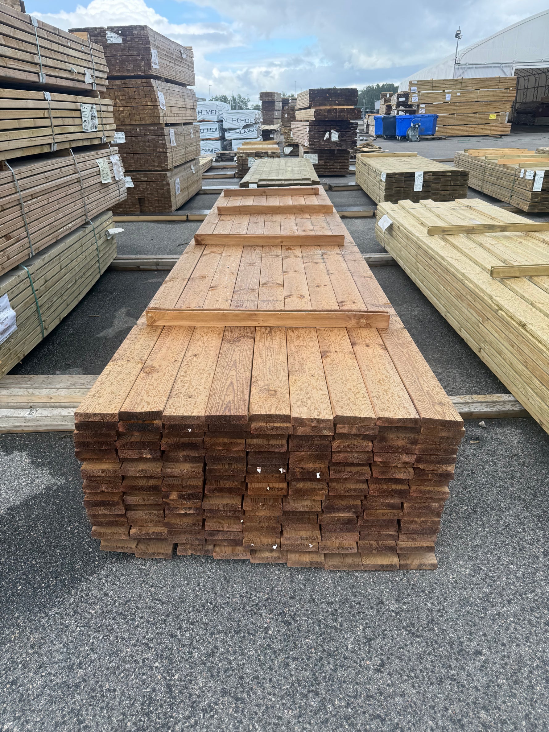 Paket Brunimpregnerad Trall 28x120mm 4.80m 153st Andra- sortering