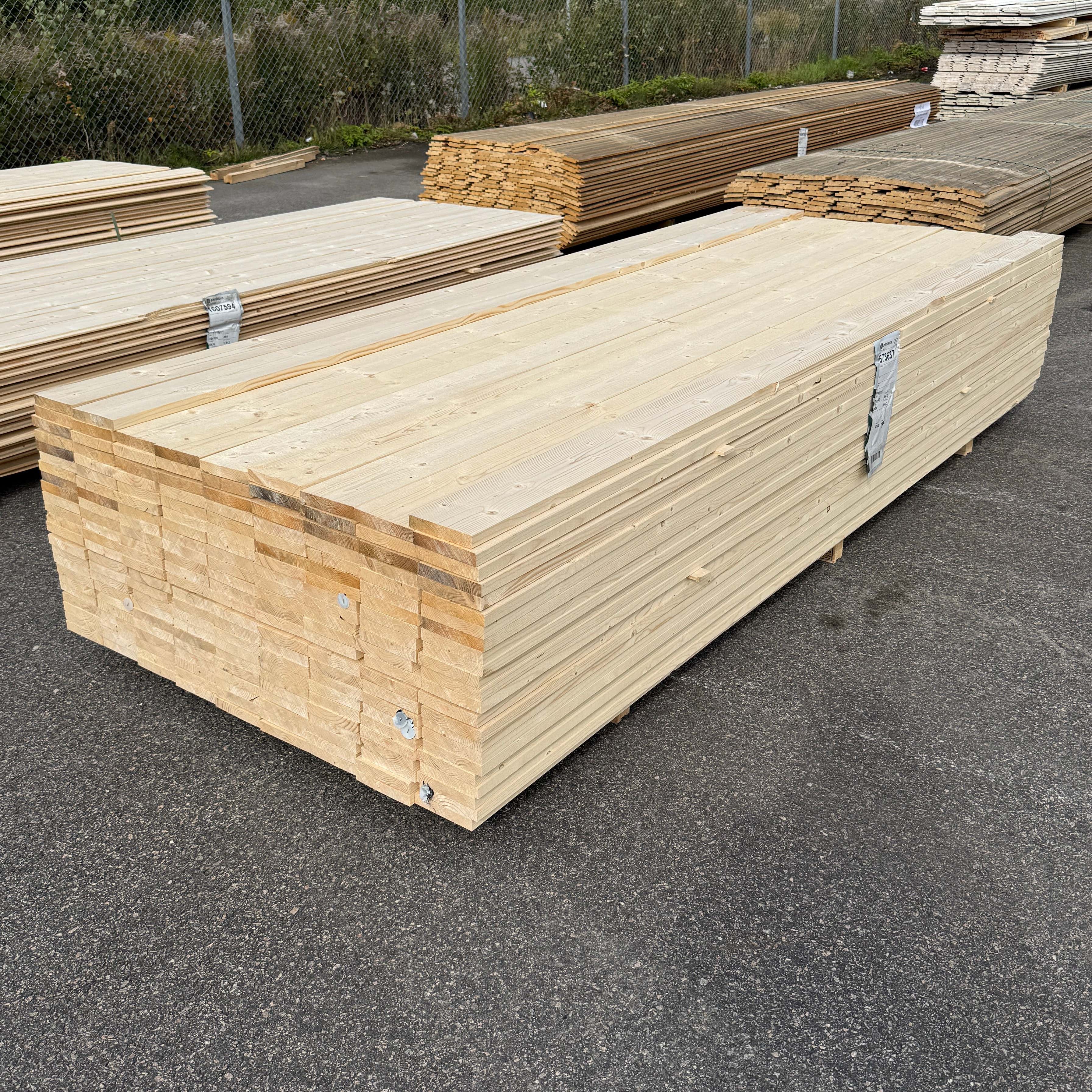 Paket Finsågade Brädor 22x120mm 198st 2.70m Obehandlade