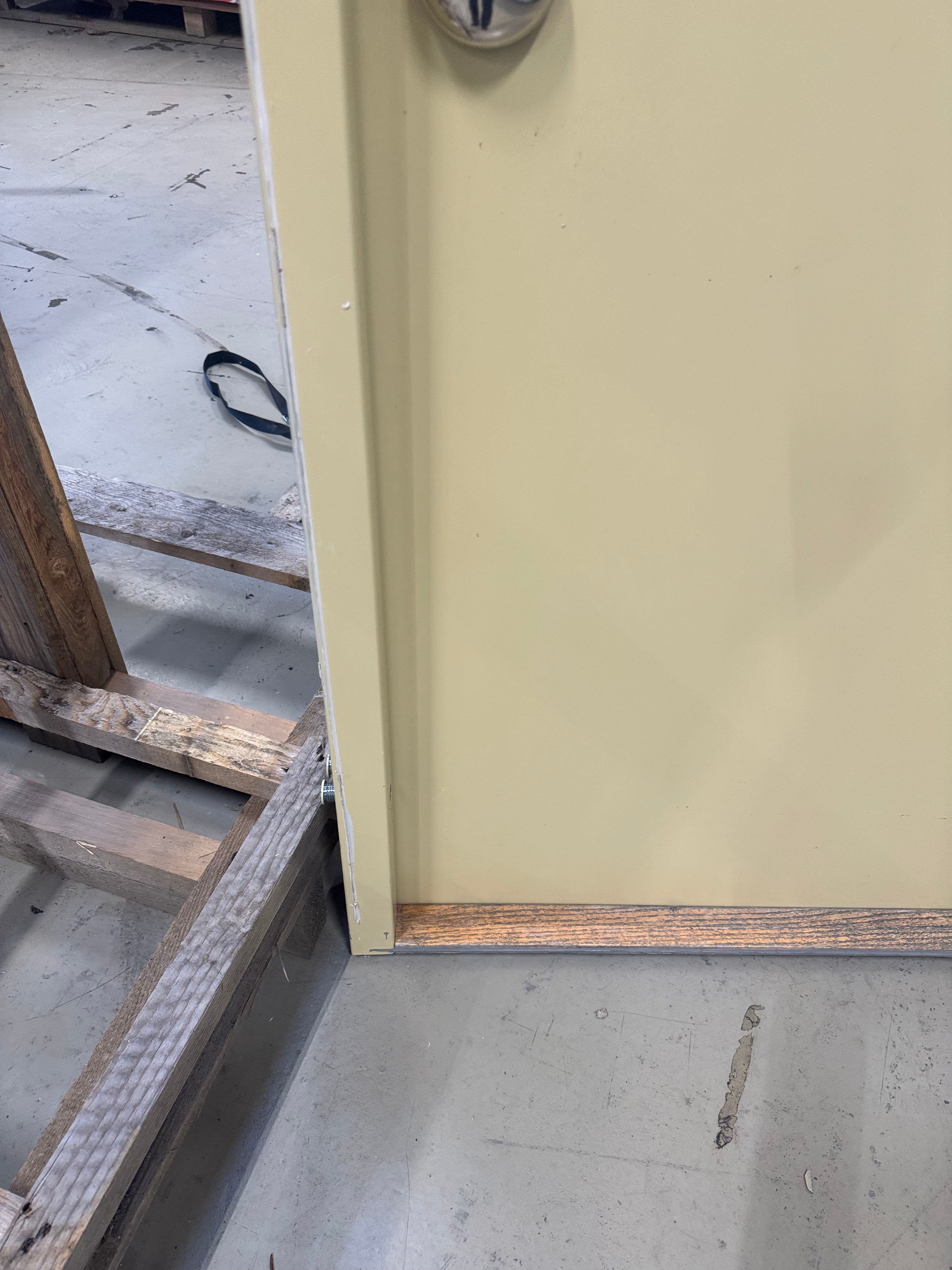 Lägenhetsdörr / Ståldörr Daloc – 99,5x219,5 cm (Vänsterhängd, Gul)