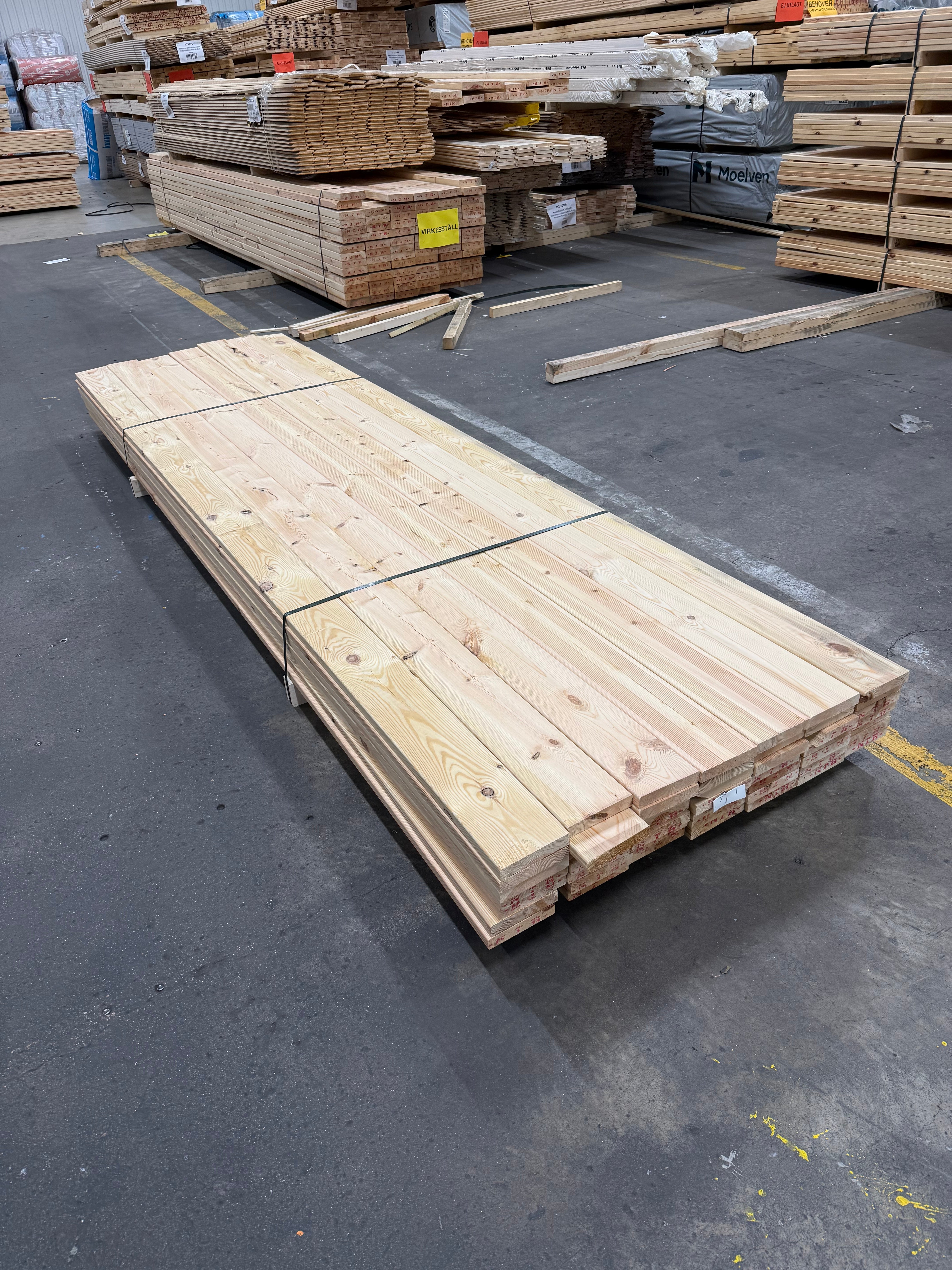 Paket Hyvlade Brädor 27x145mm 3.60m- 49st (Furu Rillad) B- sortering