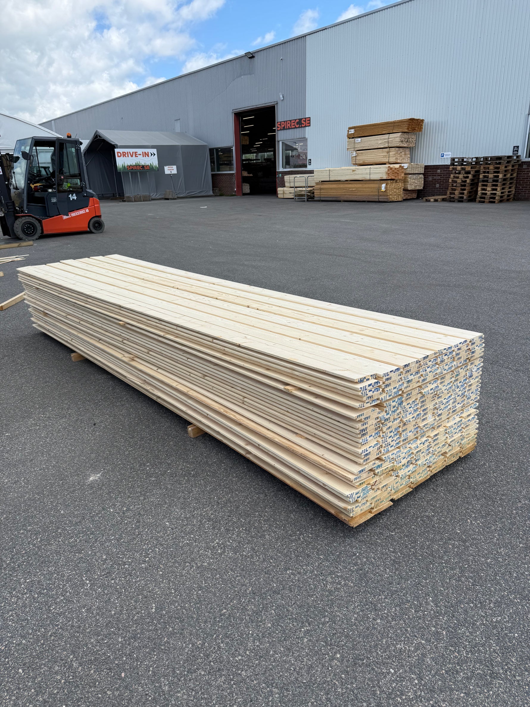 Paket Ytterpanel Enkelfas Halvspont 22x145mm 3.90m Gran 175st